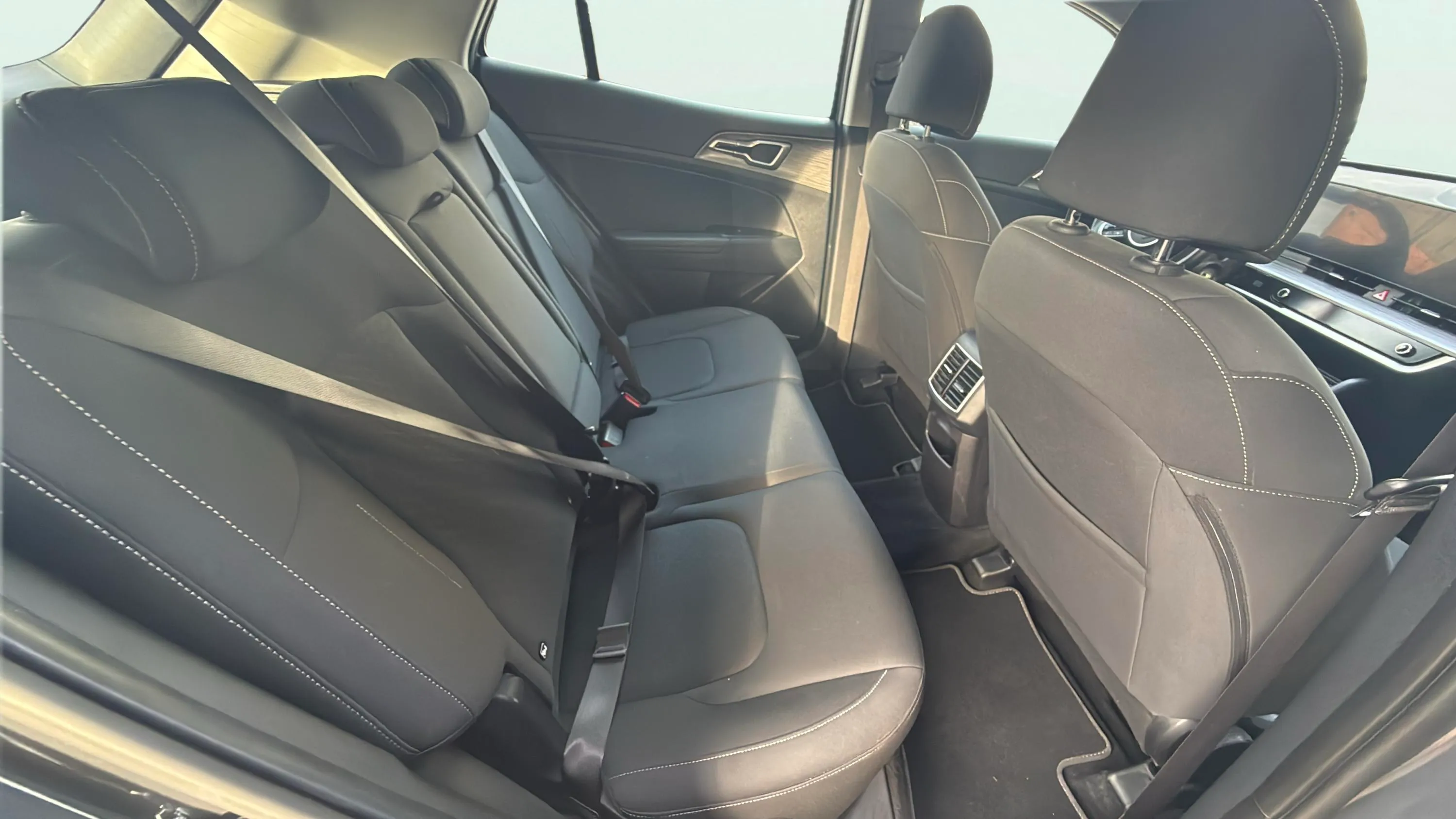 Kia Sportage 1.6 T-GDi MHEV Tech 4x2 DCT - foto 18