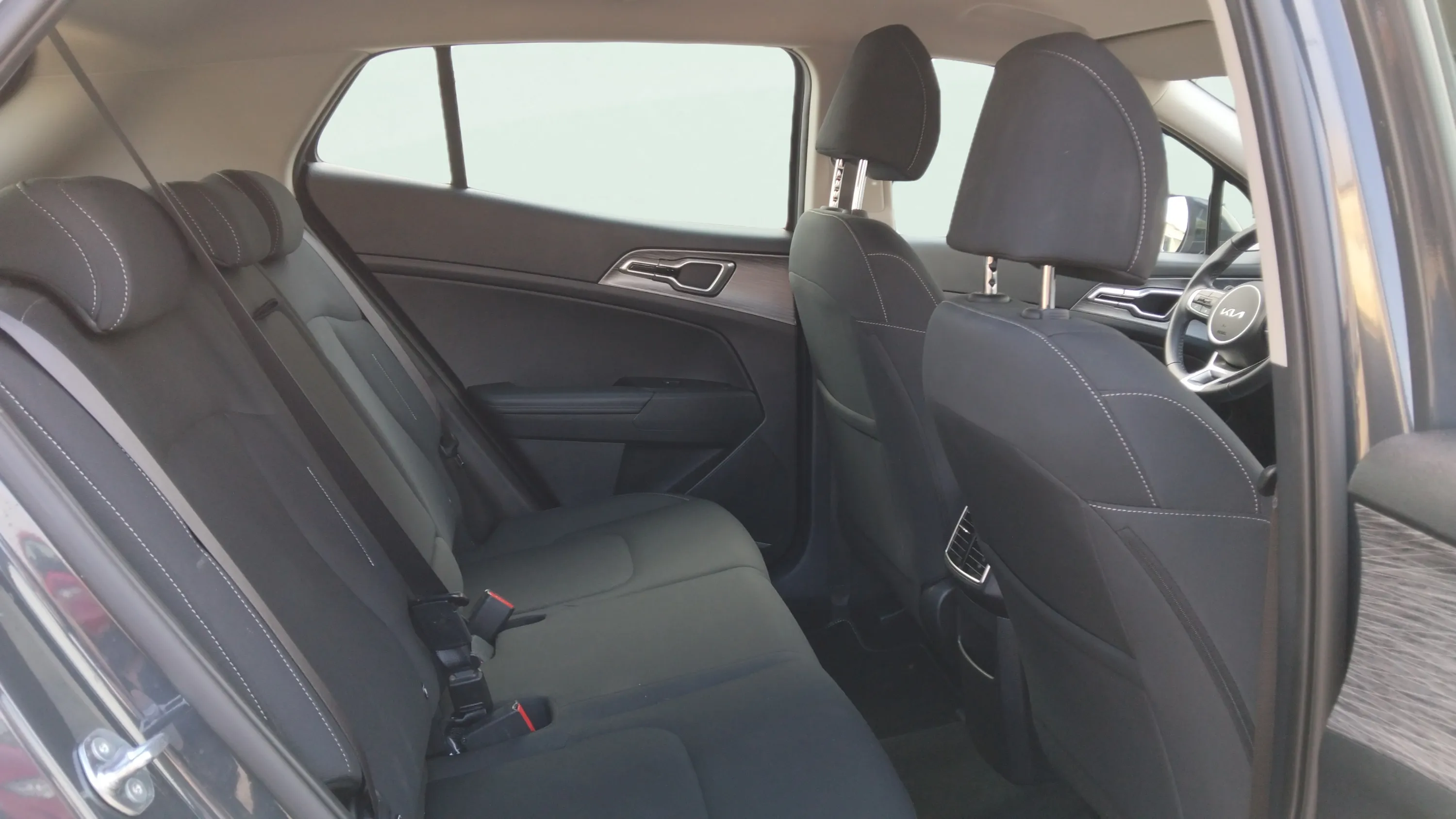 Kia Sportage 1.6 T-GDi MHEV Business 4x2 DCT - foto 15