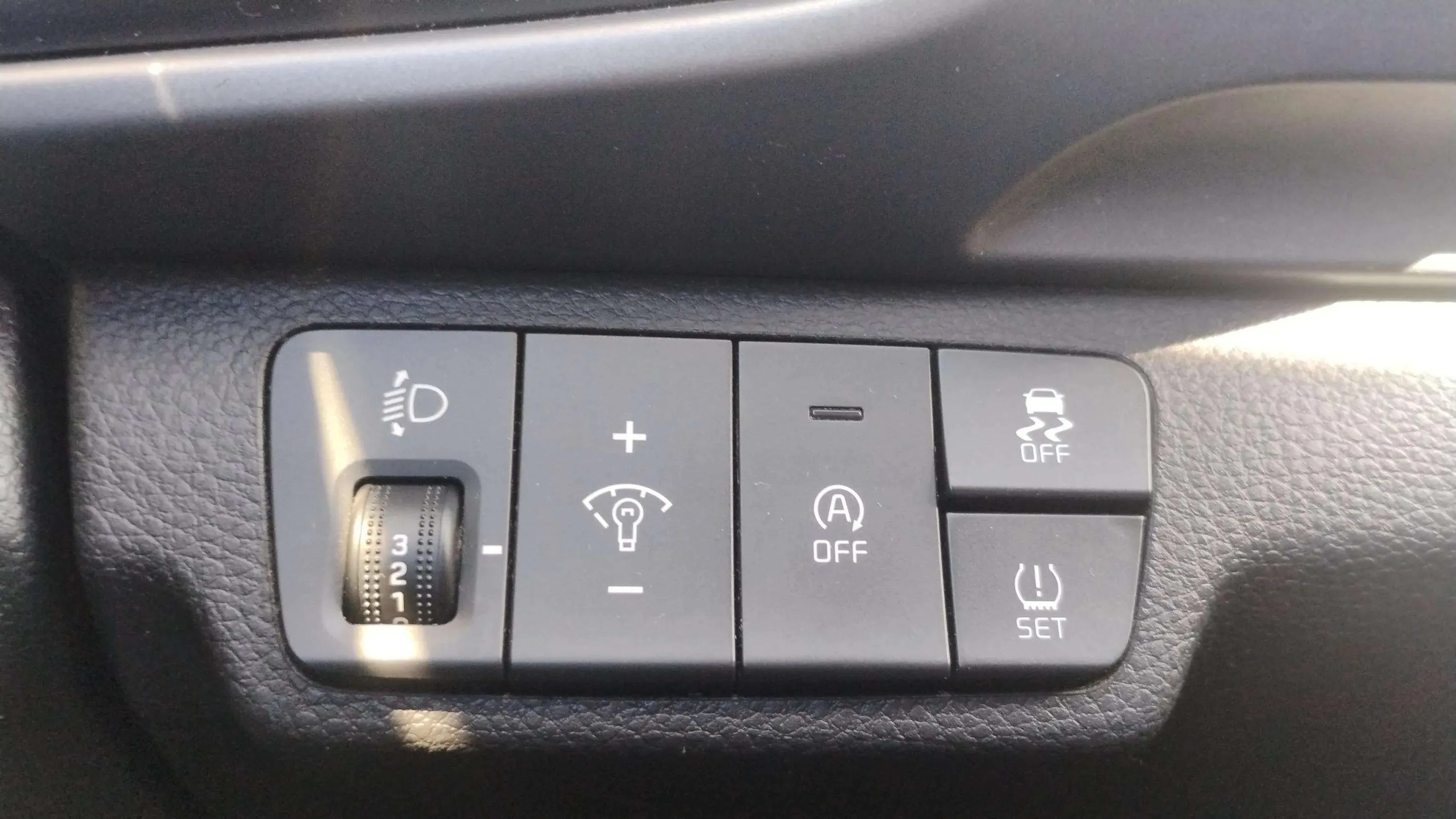 Kia Stonic 1.0 T-GDi MHEV iMT Concept - foto 15