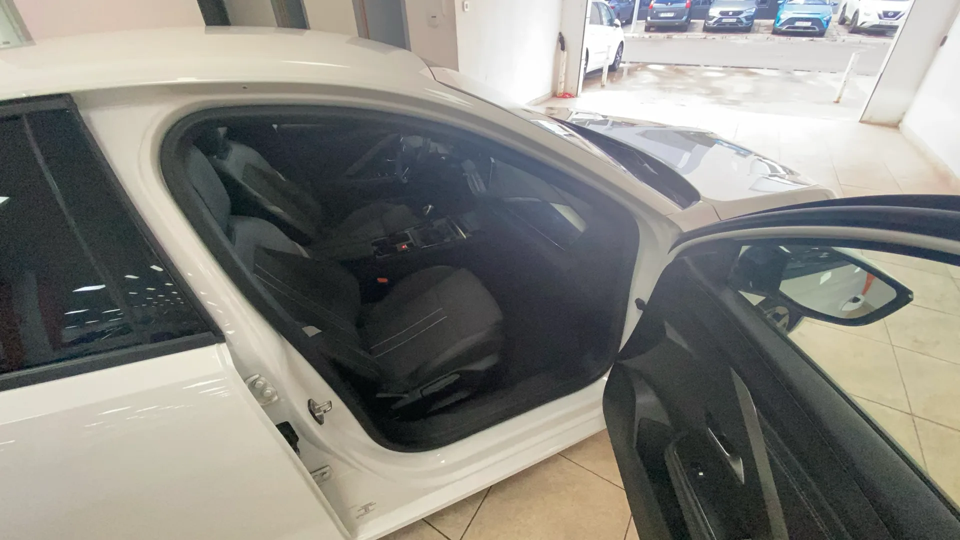 Opel Astra 1.2T XHL Edition - foto 9