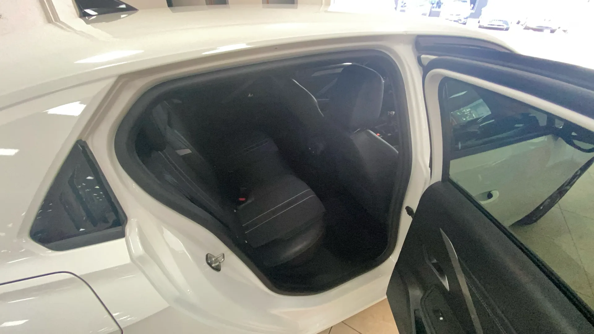 Opel Astra 1.2T XHL Edition - foto 10