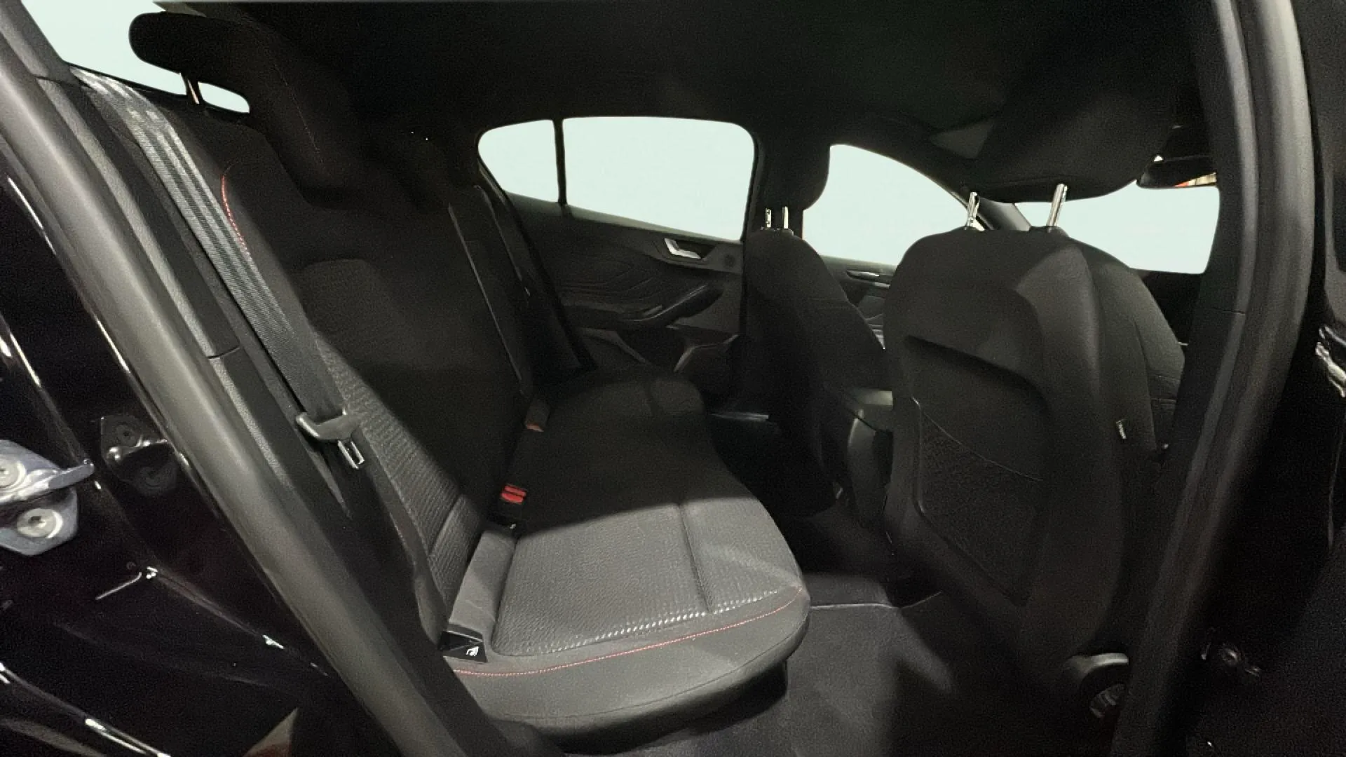 Ford Focus 1.0 EcoBoost MHEV ST-Line Design SIP - foto 13