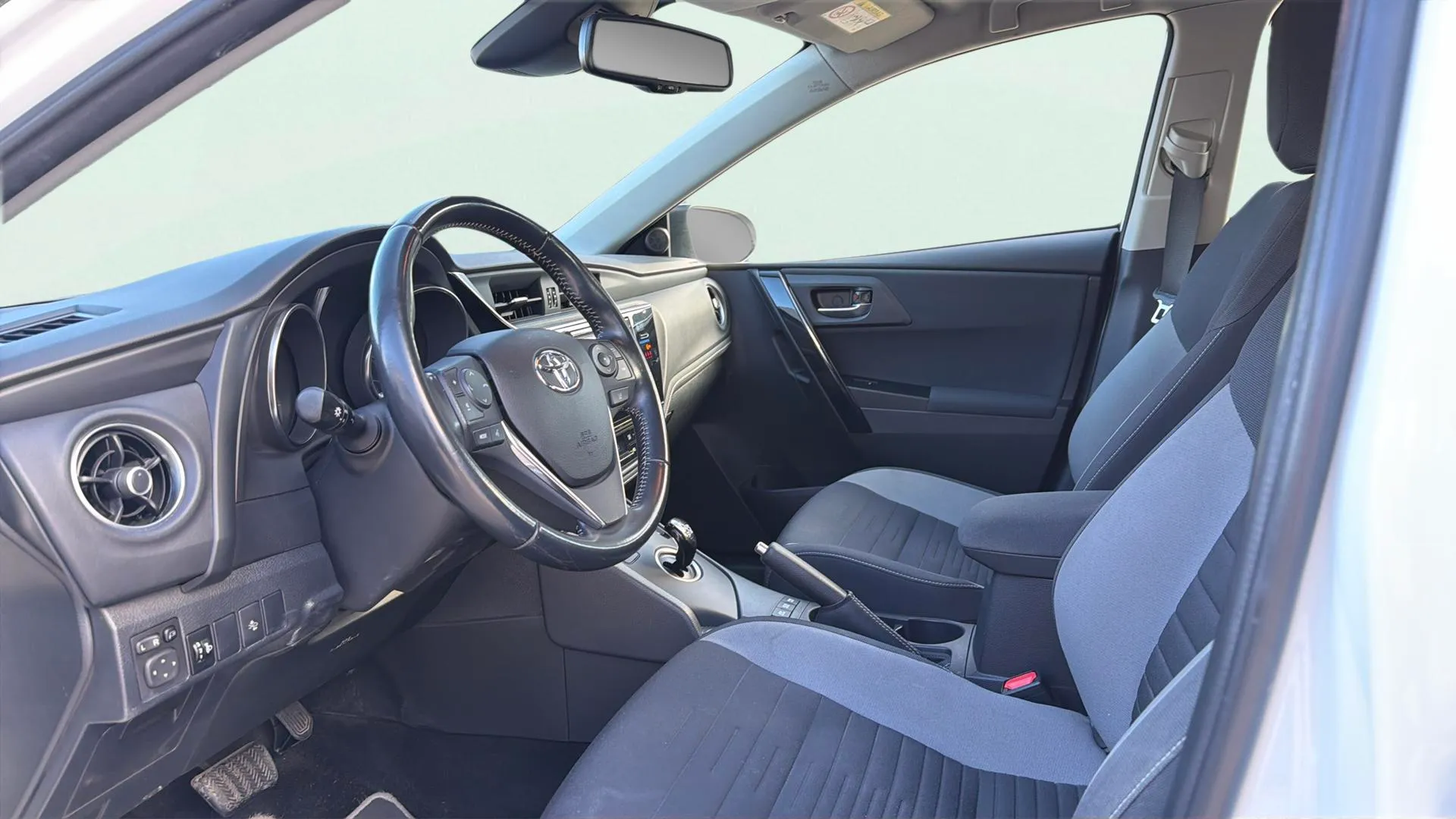 Toyota Auris 1.8 140H Hybrid Active - foto 13