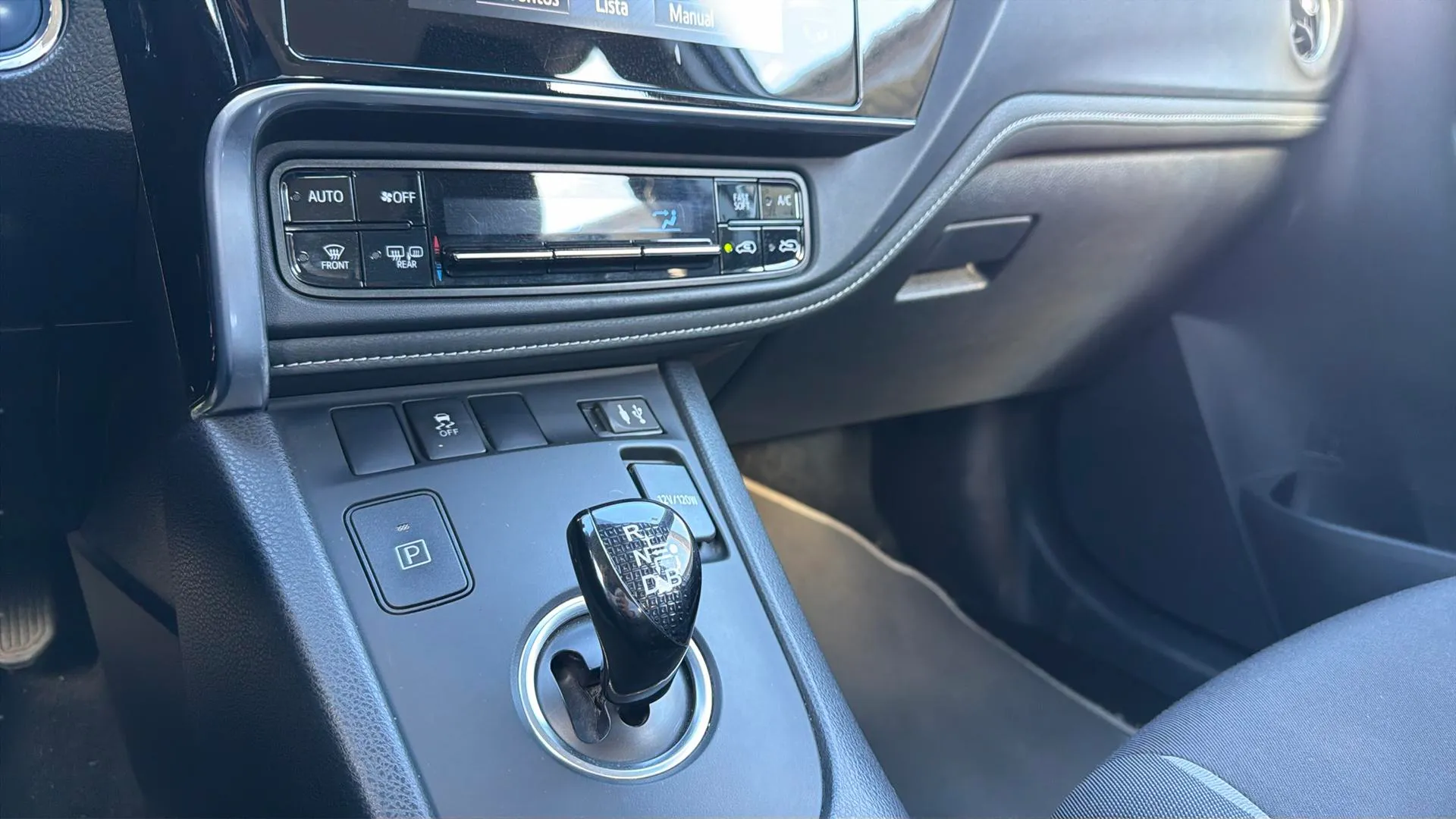 Toyota Auris 1.8 140H Hybrid Active - foto 17