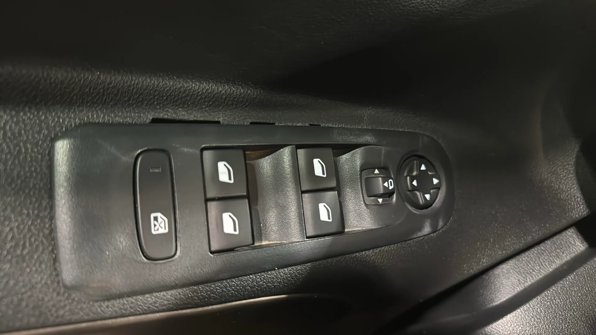 Peugeot Rifter Allure BlueHDi 100 - foto 19