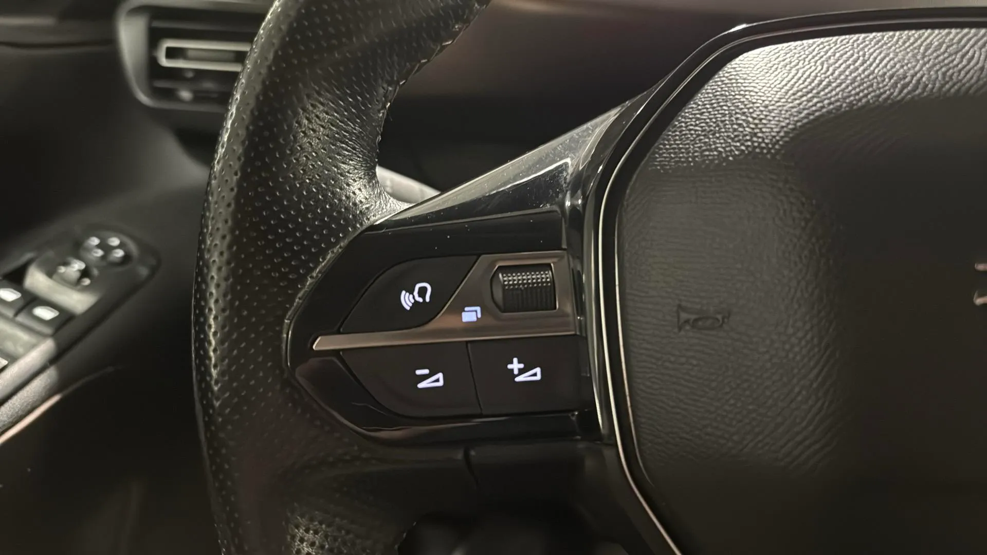 Peugeot Rifter Allure BlueHDi 100 - foto 17