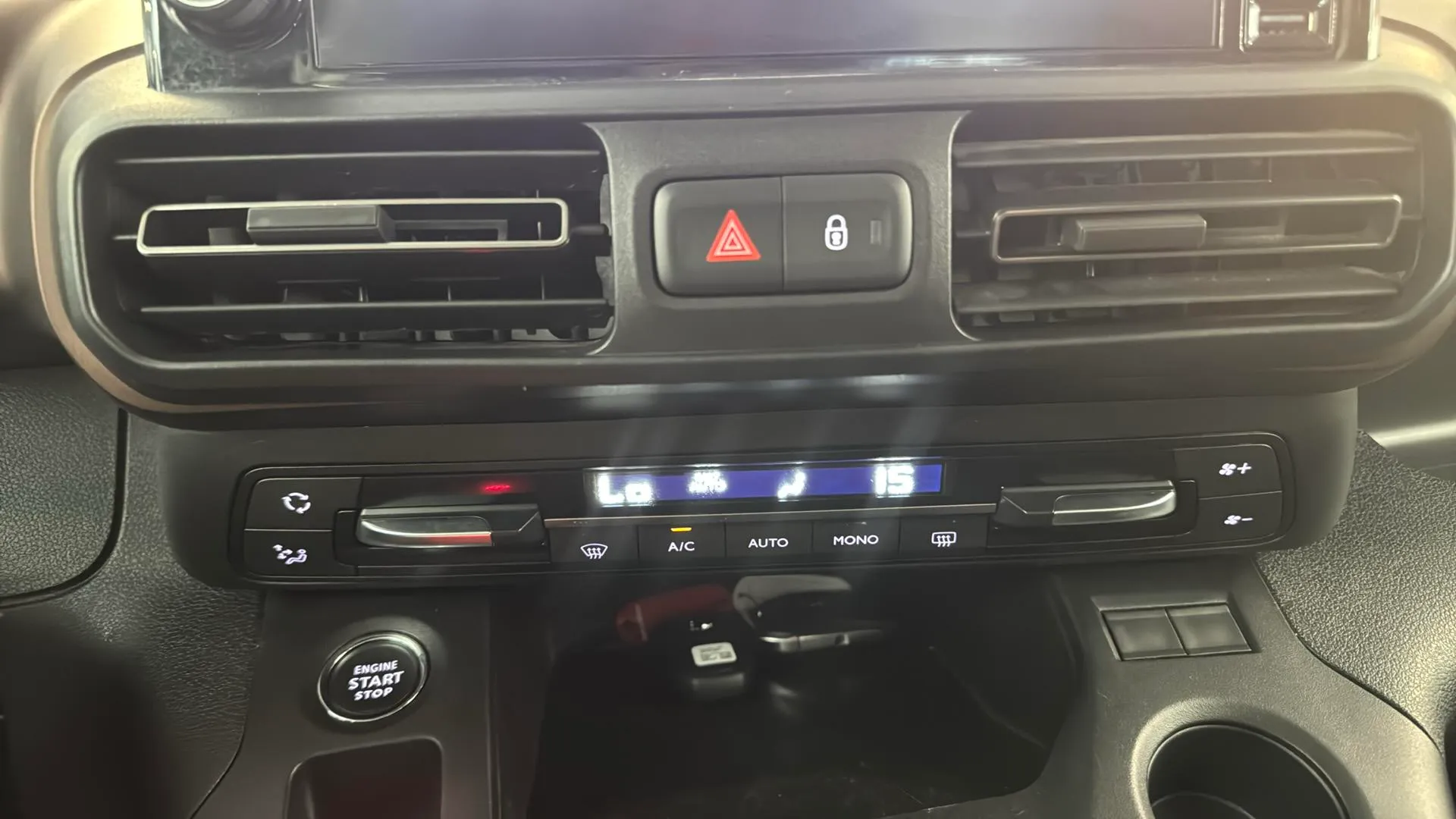 Peugeot Rifter Allure BlueHDi 100 - foto 14