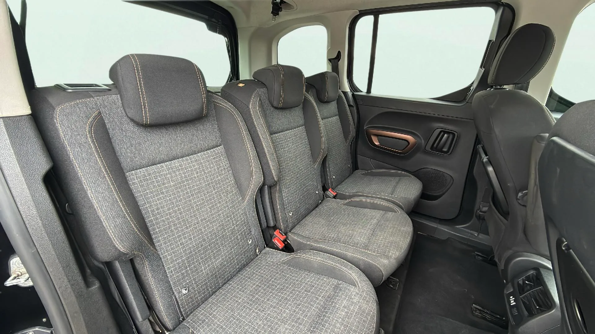 Peugeot Rifter GT Business Standard BlueHDi 100 - foto 11