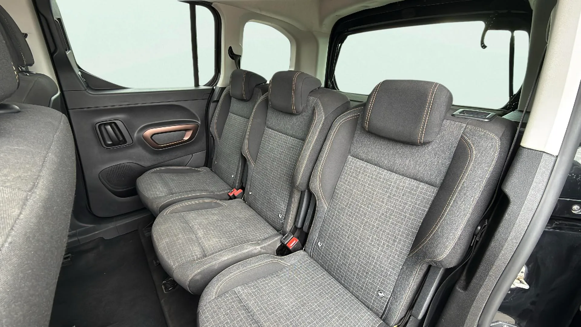 Peugeot Rifter GT Business Standard BlueHDi 100 - foto 12