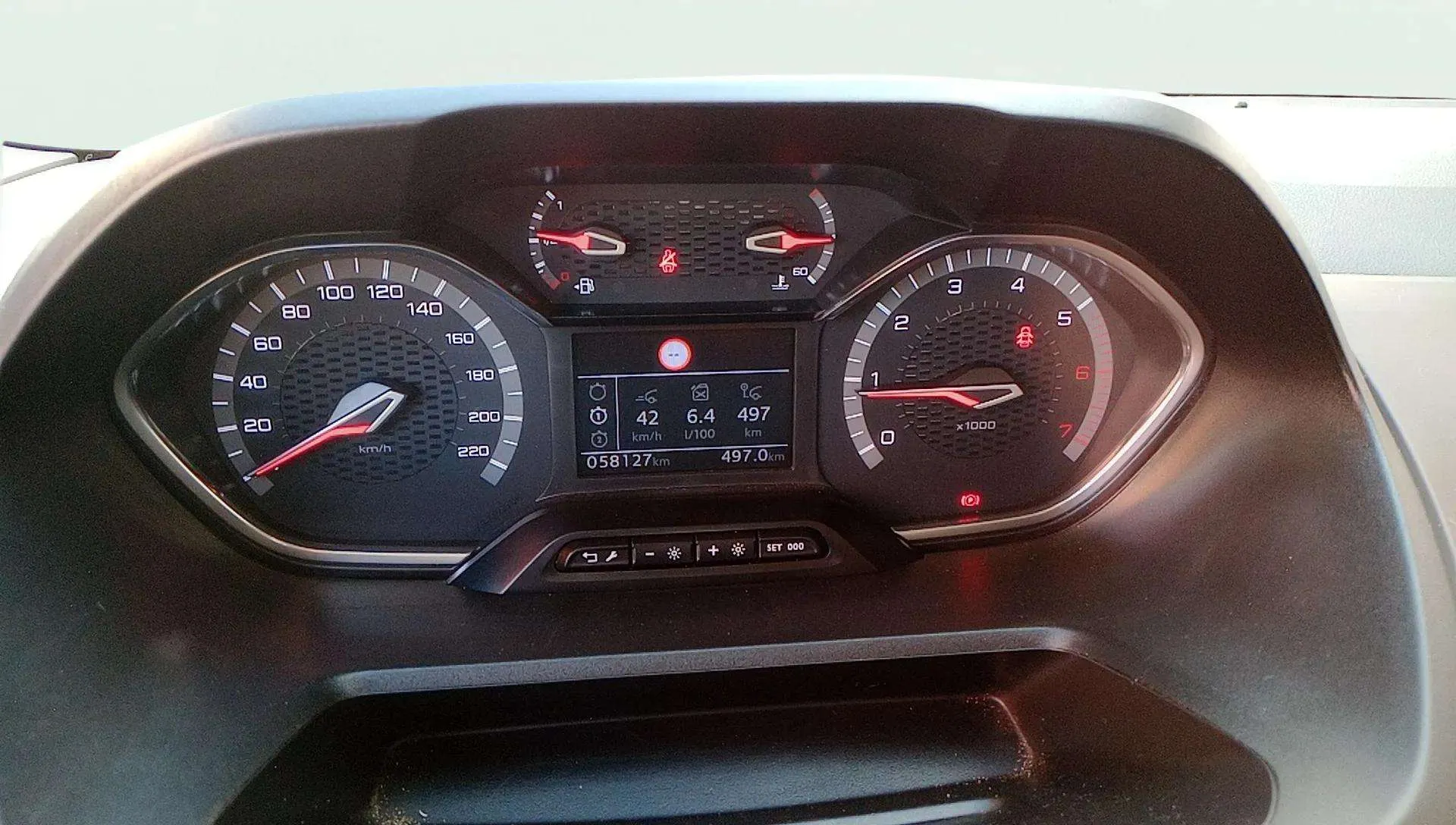 Peugeot Rifter Allure BlueHDi 100 - foto 6