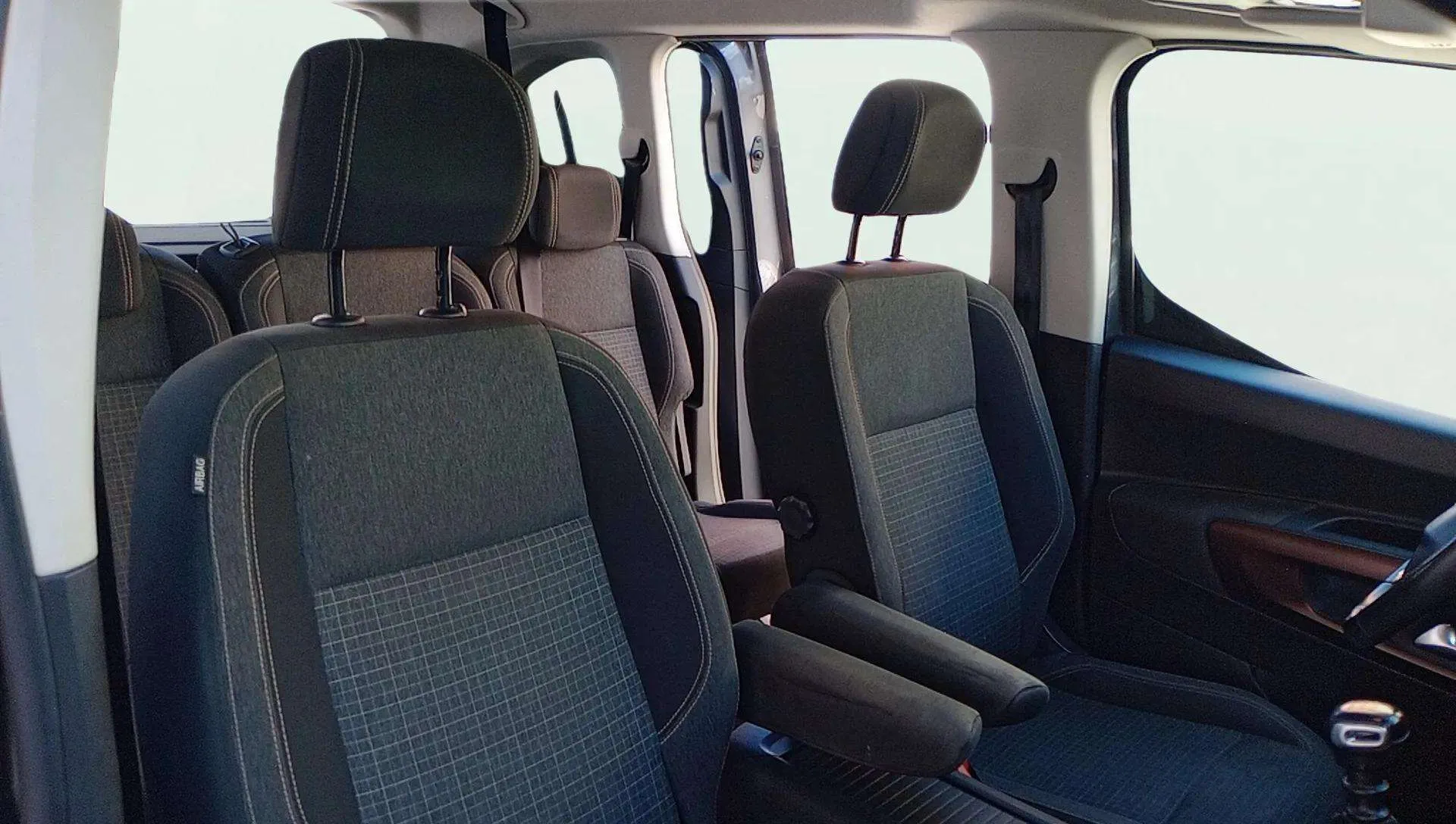 Peugeot Rifter Allure BlueHDi 100 - foto 14