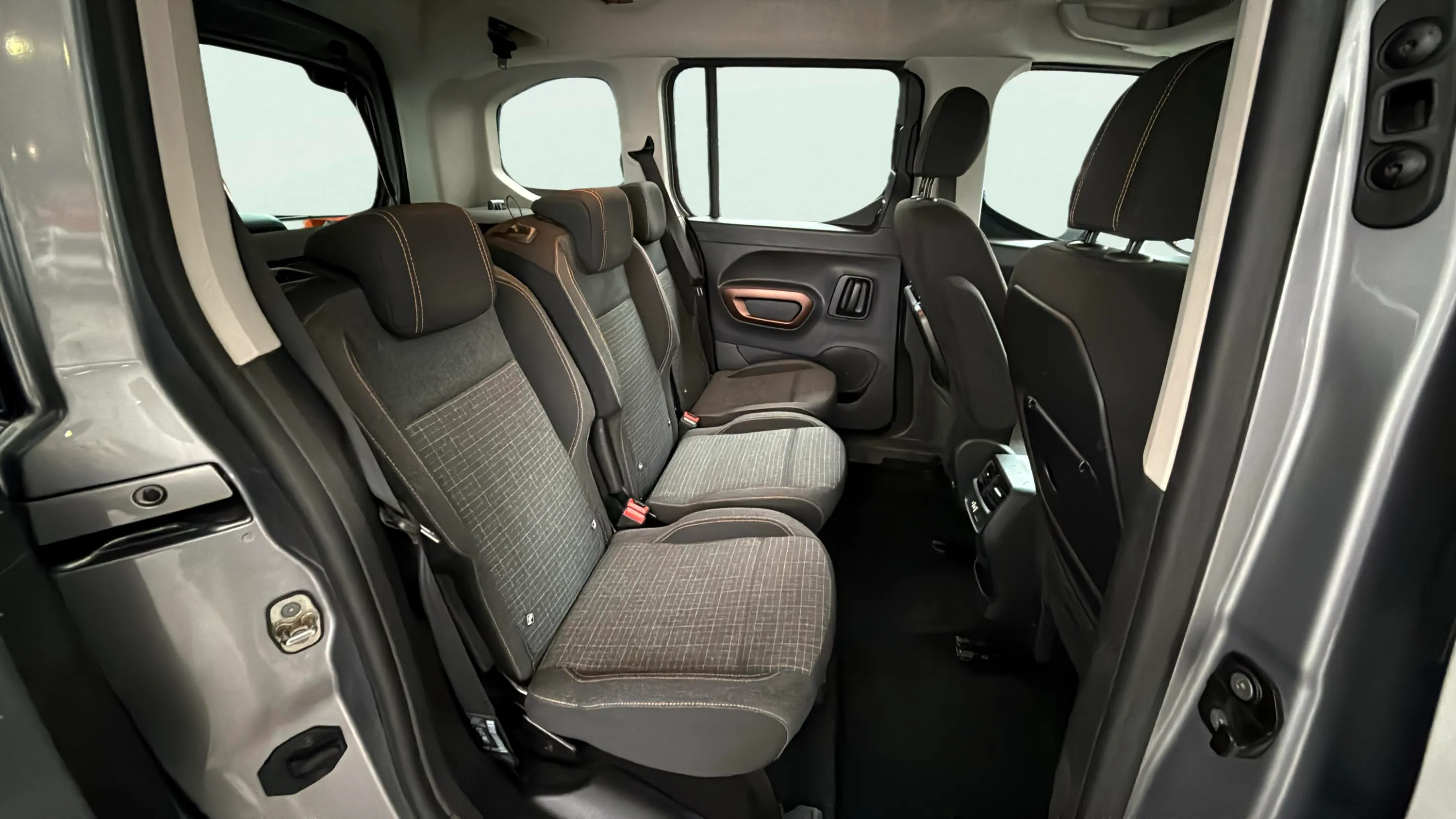 Peugeot Rifter GT BlueHDi 100 - foto 18