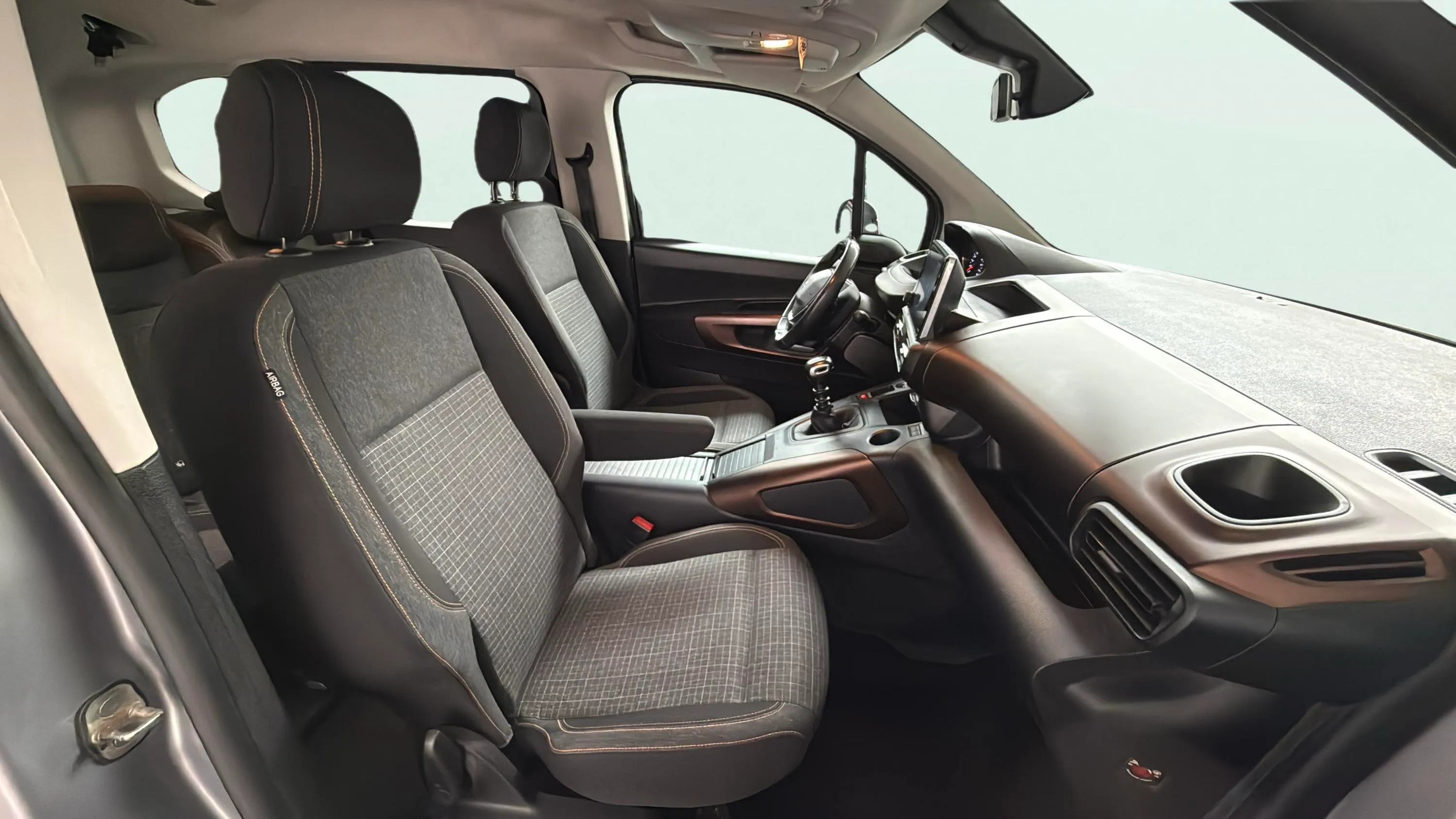 Peugeot Rifter GT BlueHDi 100 - foto 17