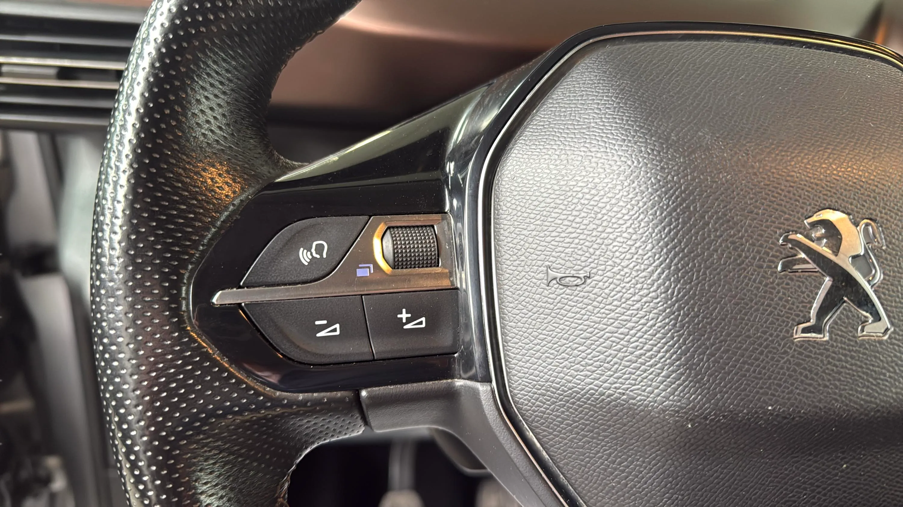 Peugeot Rifter GT BlueHDi 100 - foto 21