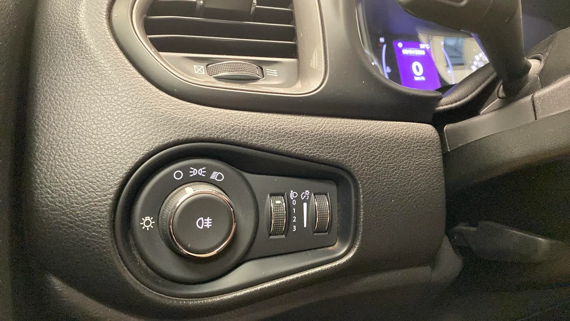 Jeep Renegade Longitude 1.0G 4x2 - foto 22
