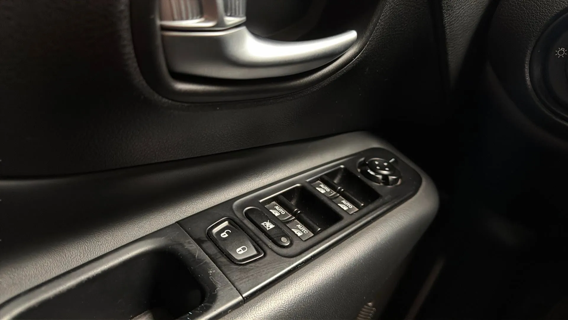 Jeep Renegade Longitude 1.0G 4x2 - foto 24