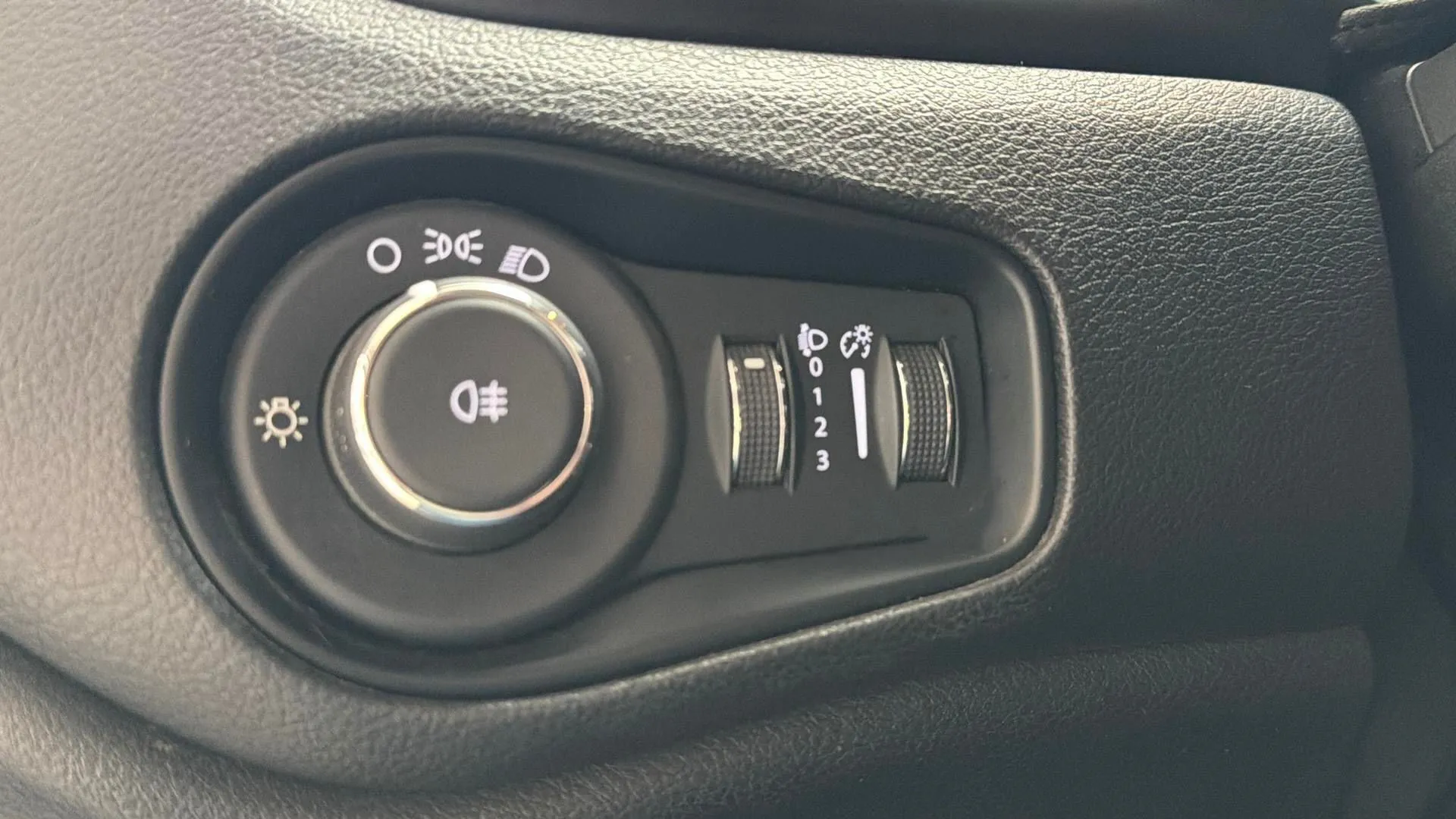Jeep Renegade Longitude 1.0G 4x2 - foto 23