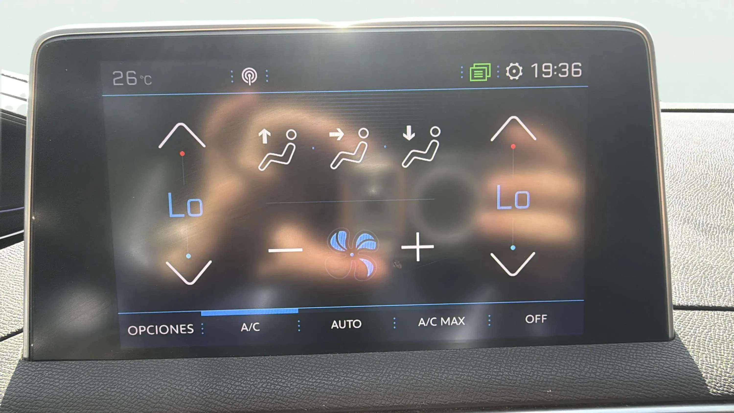 Peugeot 5008 1.5 BlueHDi Allure EAT8 - foto 21