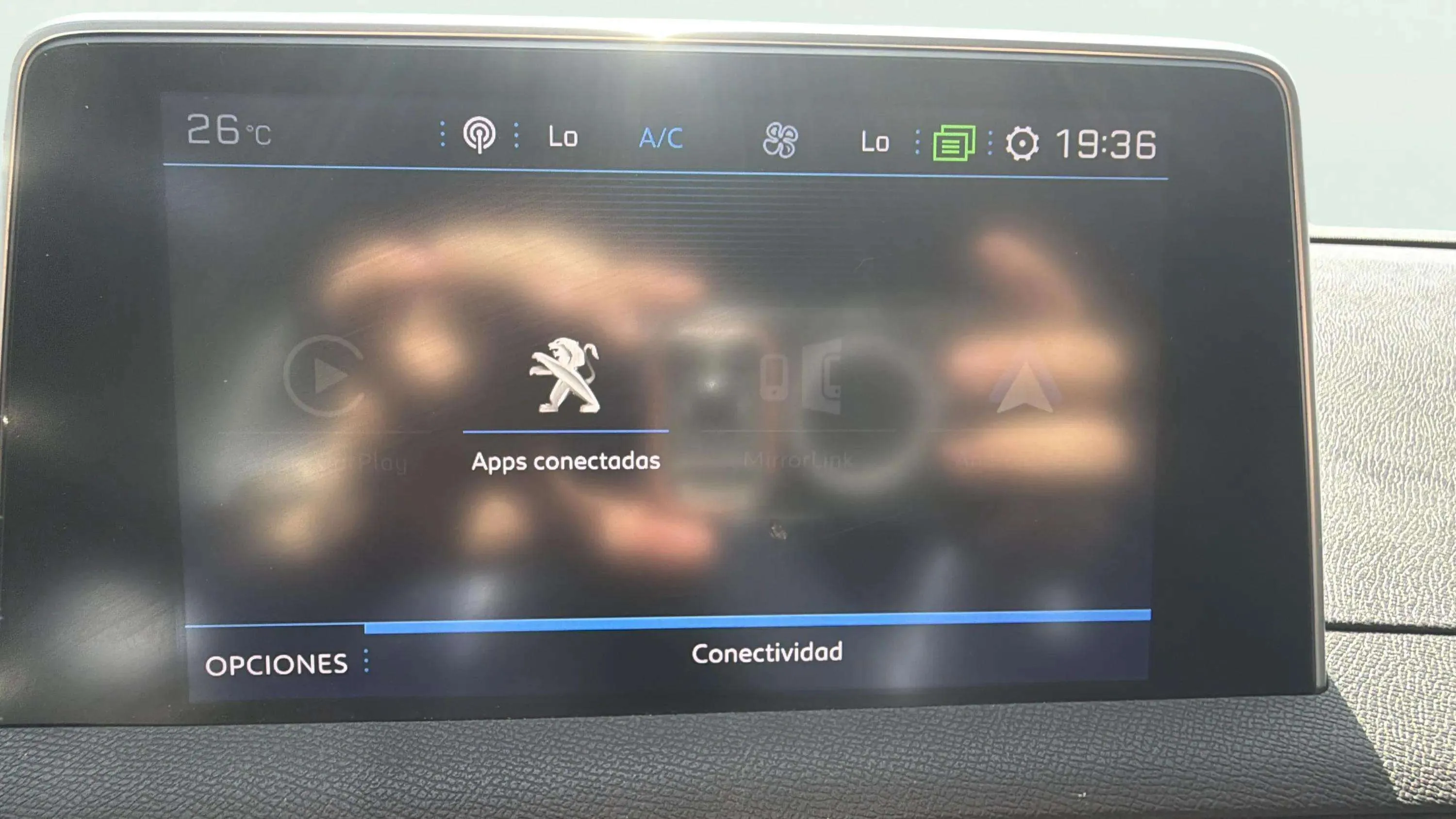Peugeot 5008 1.5 BlueHDi Allure EAT8 - foto 26