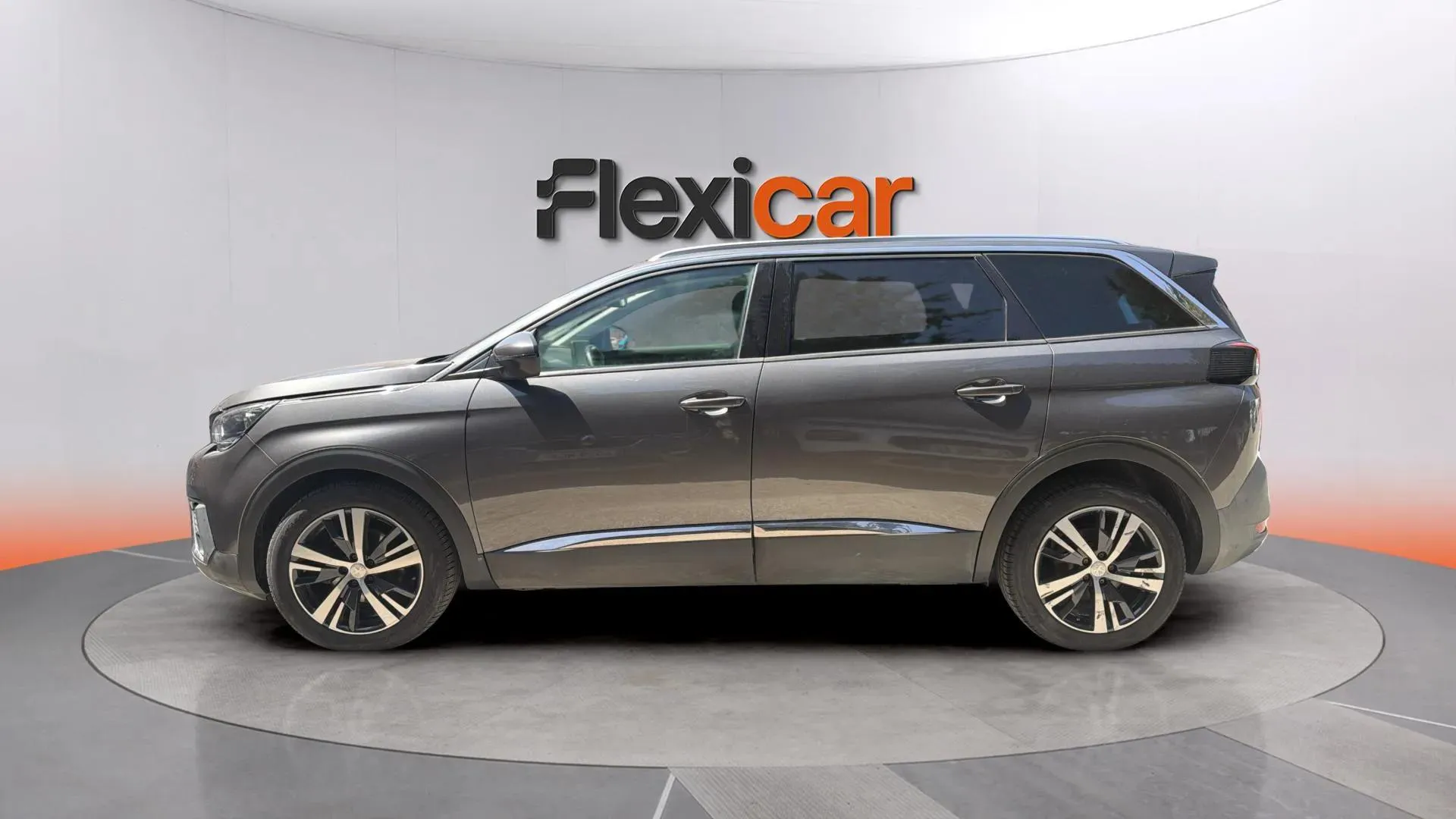 Peugeot 5008 1.5 BlueHDi Allure EAT8 - foto 4