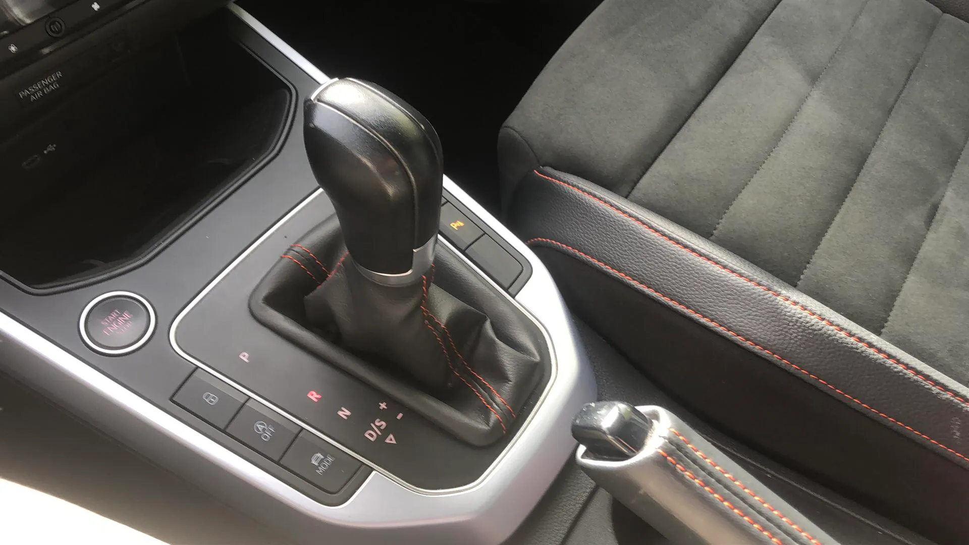 SEAT Arona 1.5 TSI DSG FR XL - foto 26