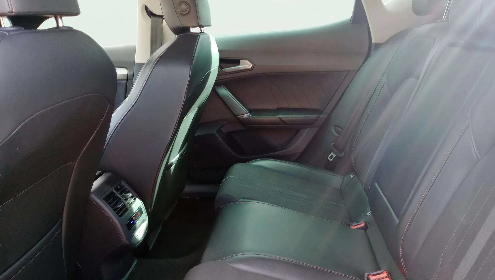 Cupra Formentor 1.5 TSI DSG - foto 12