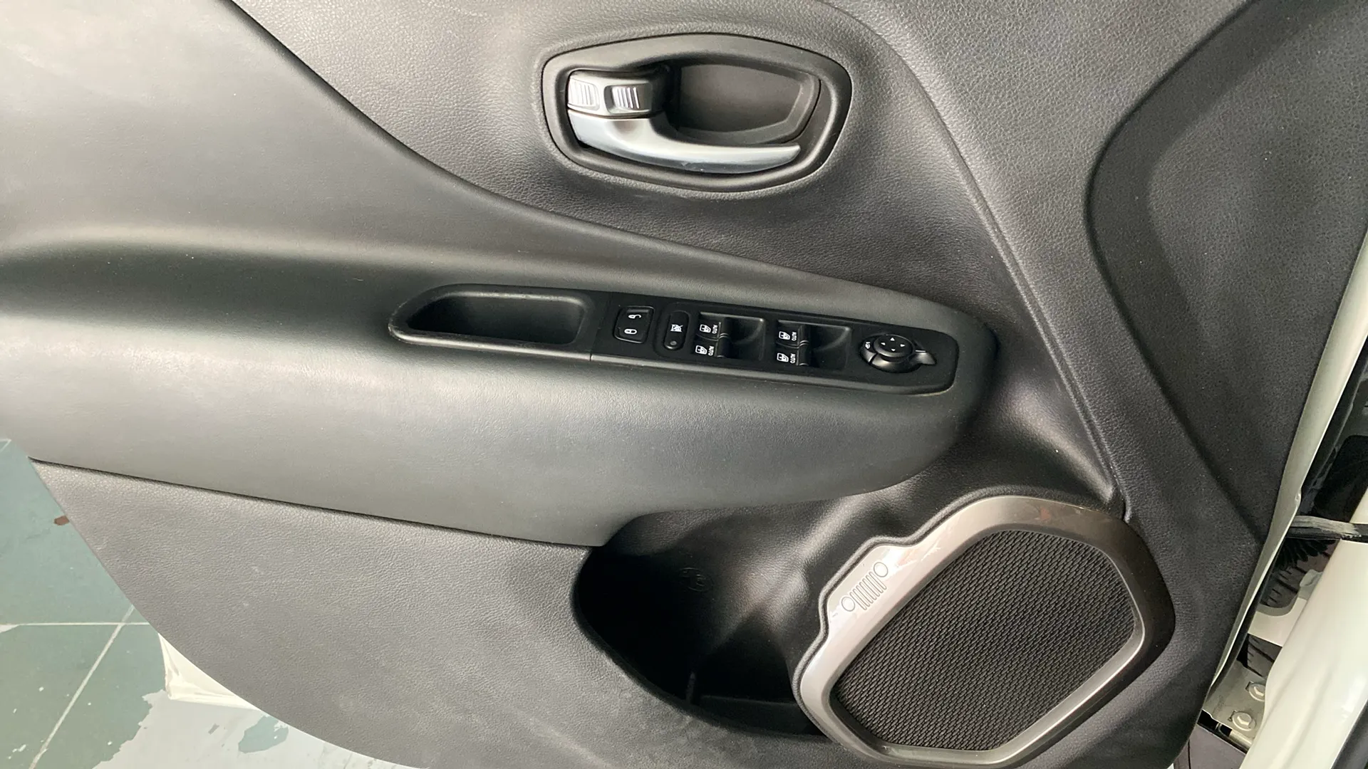 Jeep Renegade Longitude 1.0G 4x2 - foto 22