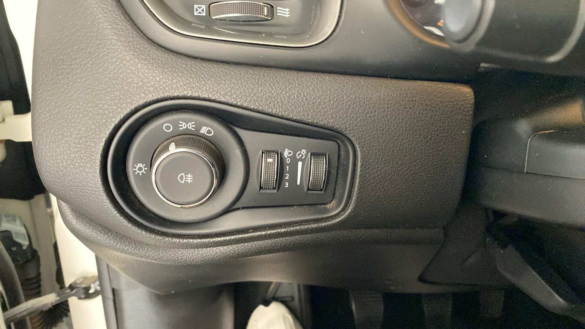 Jeep Renegade Longitude 1.0G 4x2 - foto 23