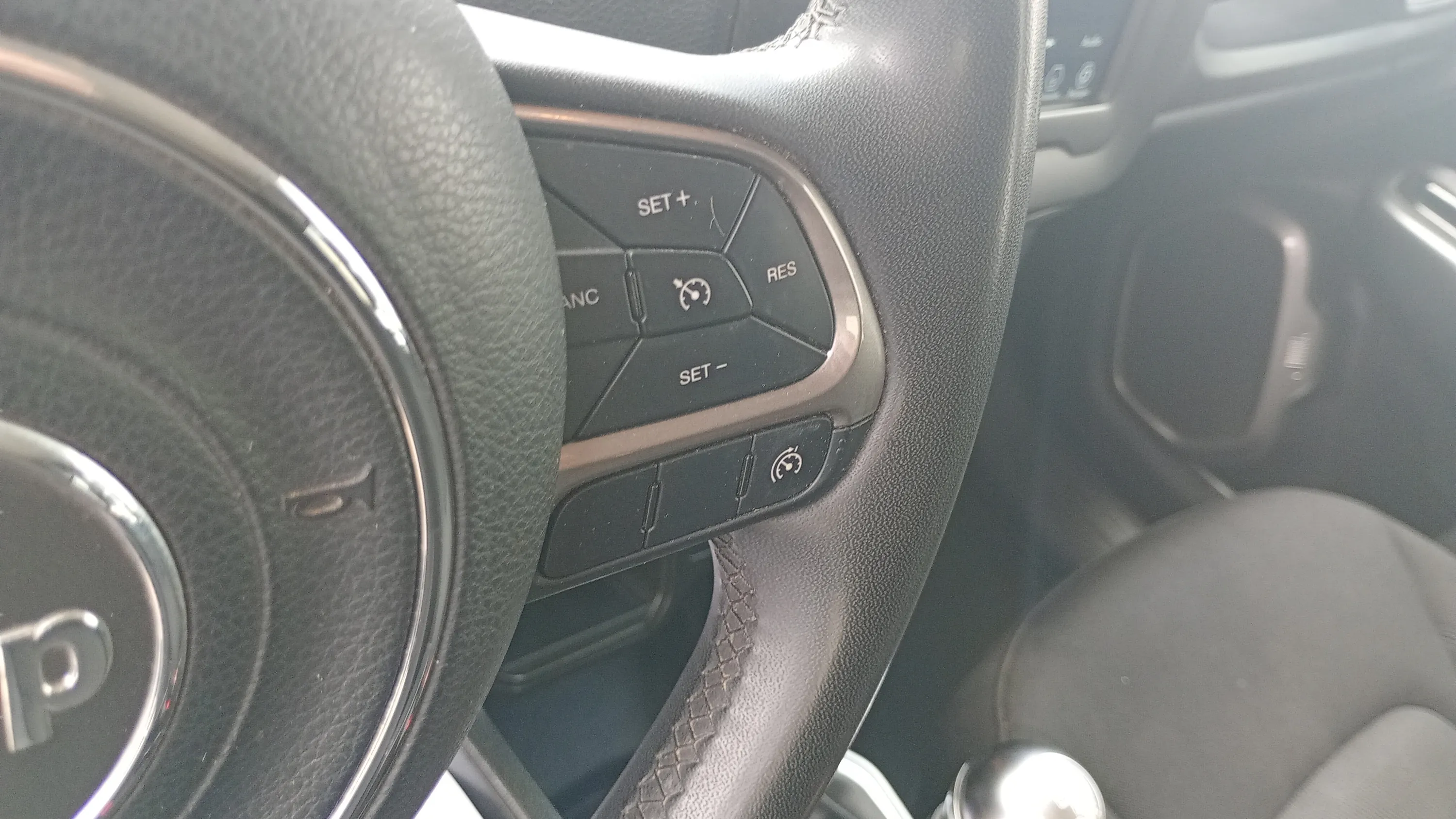 Jeep Renegade Longitude 1.0G 4x2 - foto 22