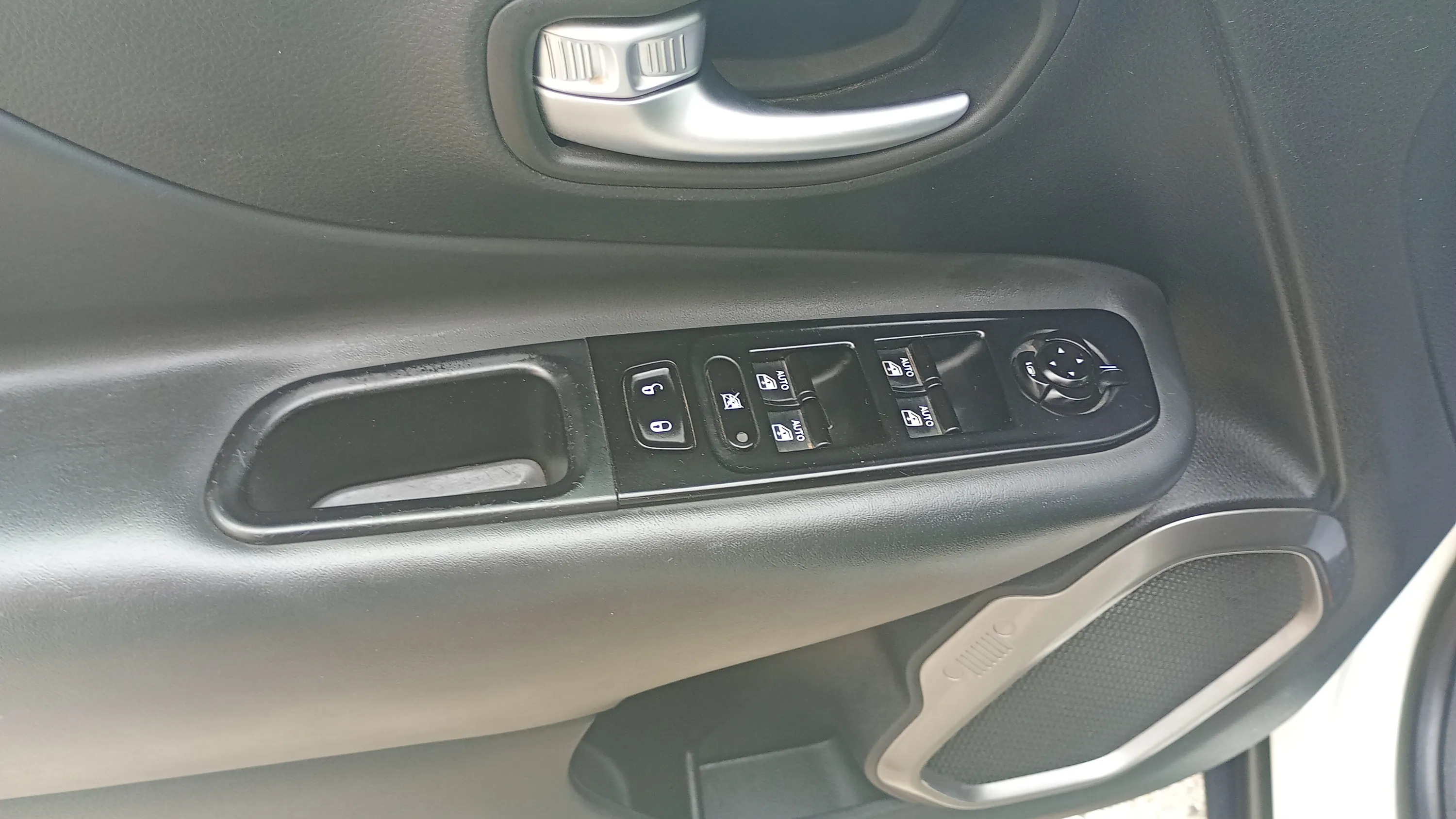 Jeep Renegade Longitude 1.0G 4x2 - foto 21