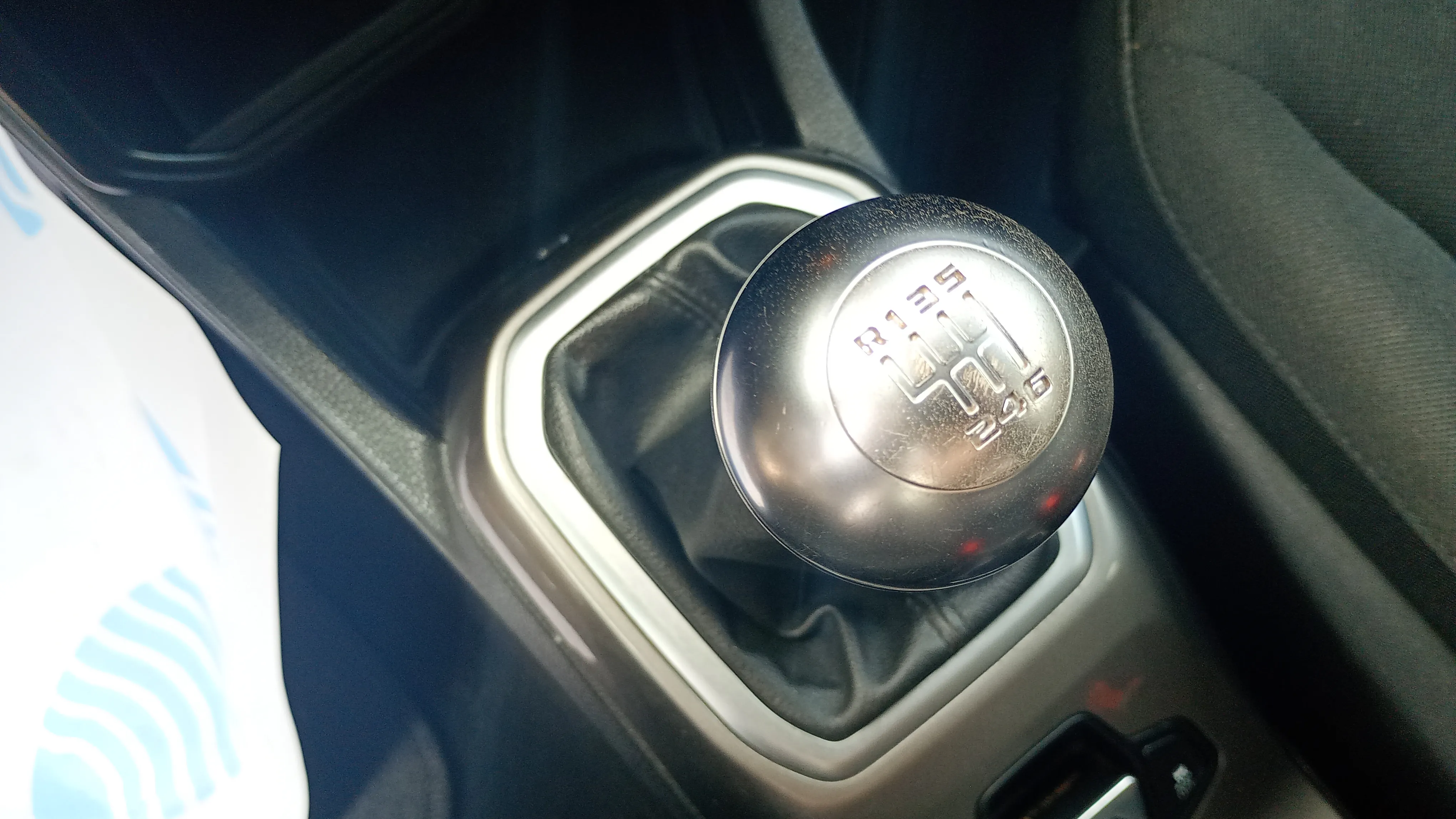 Jeep Renegade Longitude 1.0G 4x2 - foto 23