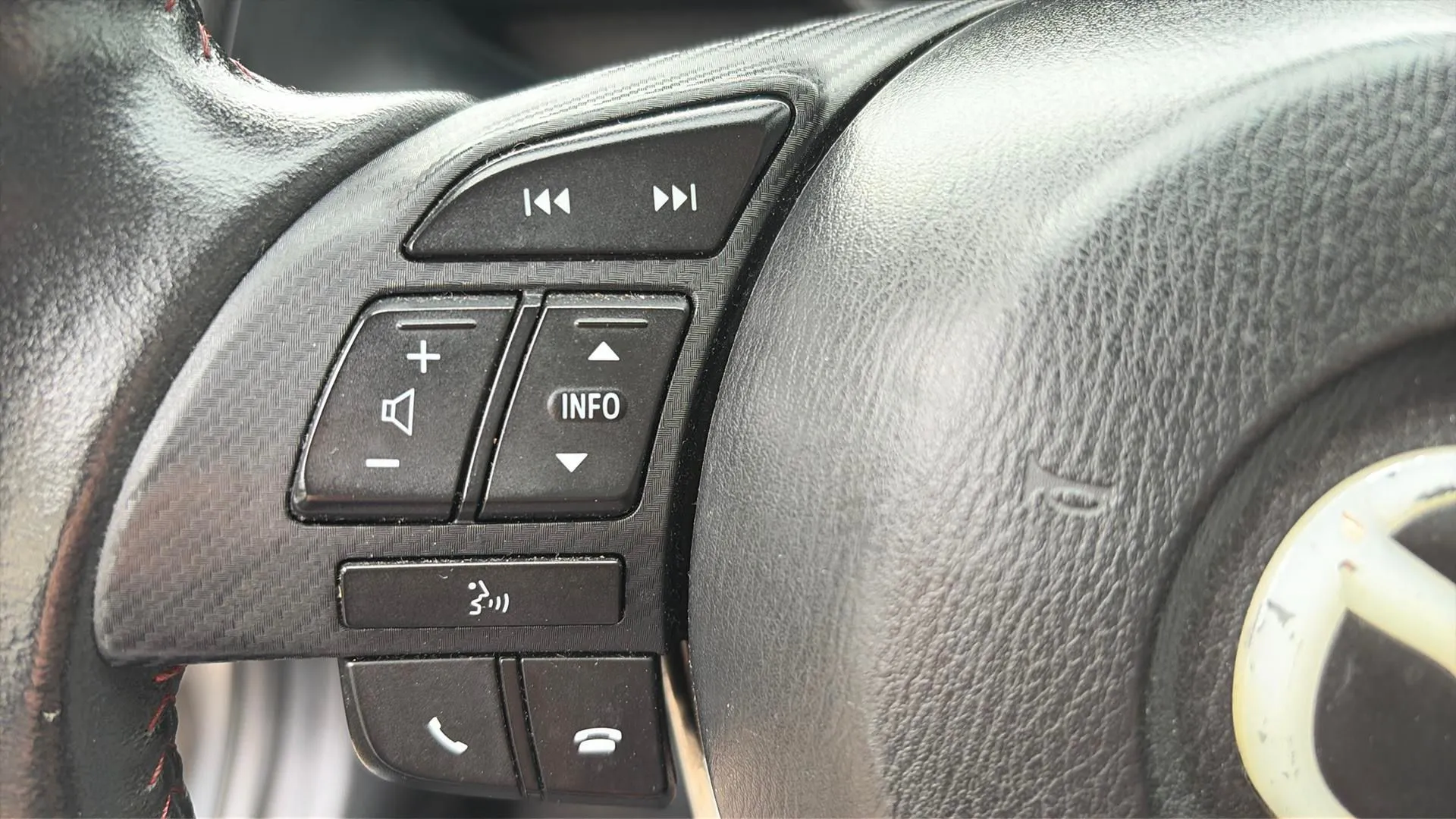Mazda Mazda3 2.2 DE 150 Luxury - foto 17