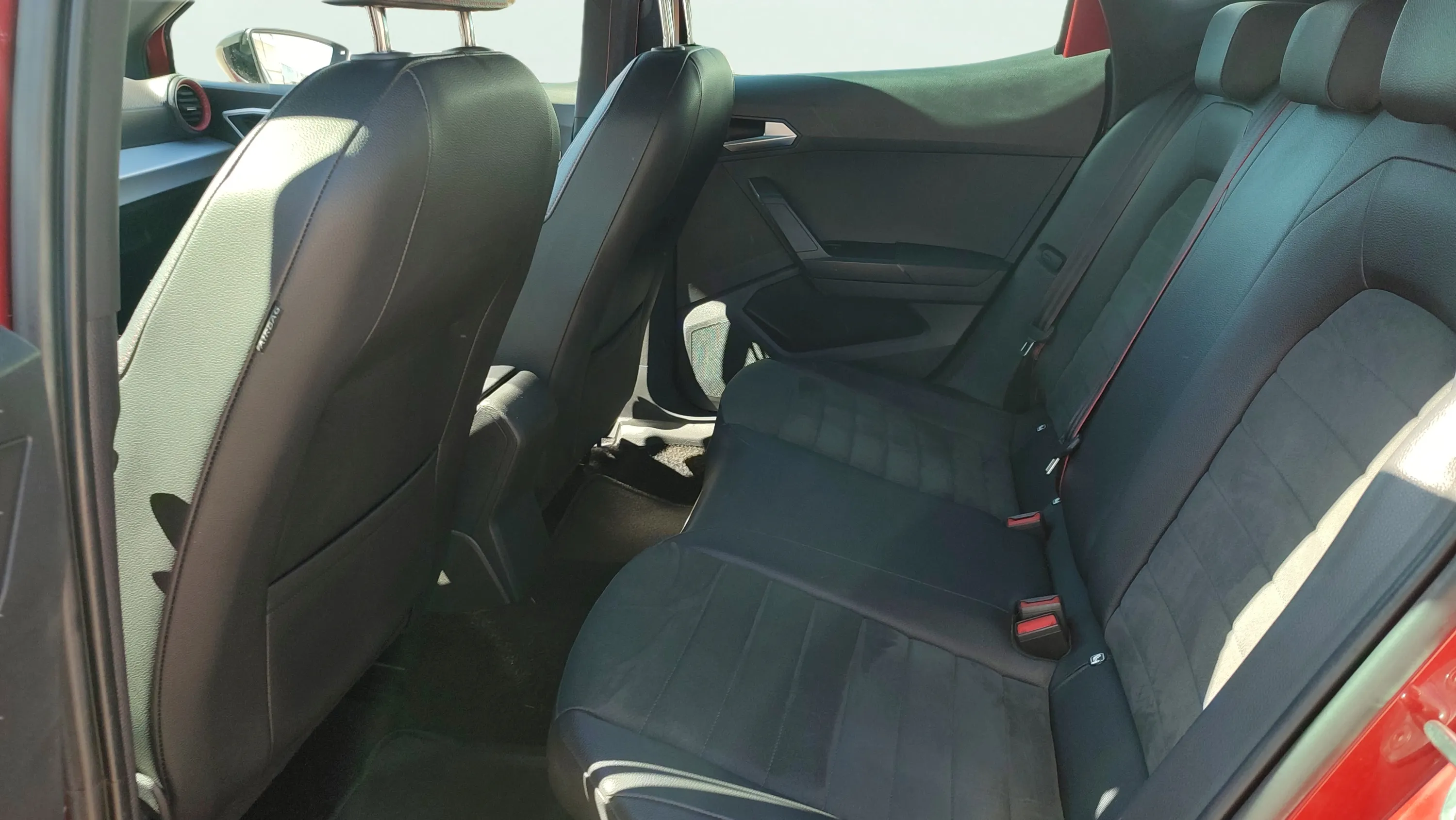 SEAT Arona 1.5 TSI DSG FR XL - foto 16