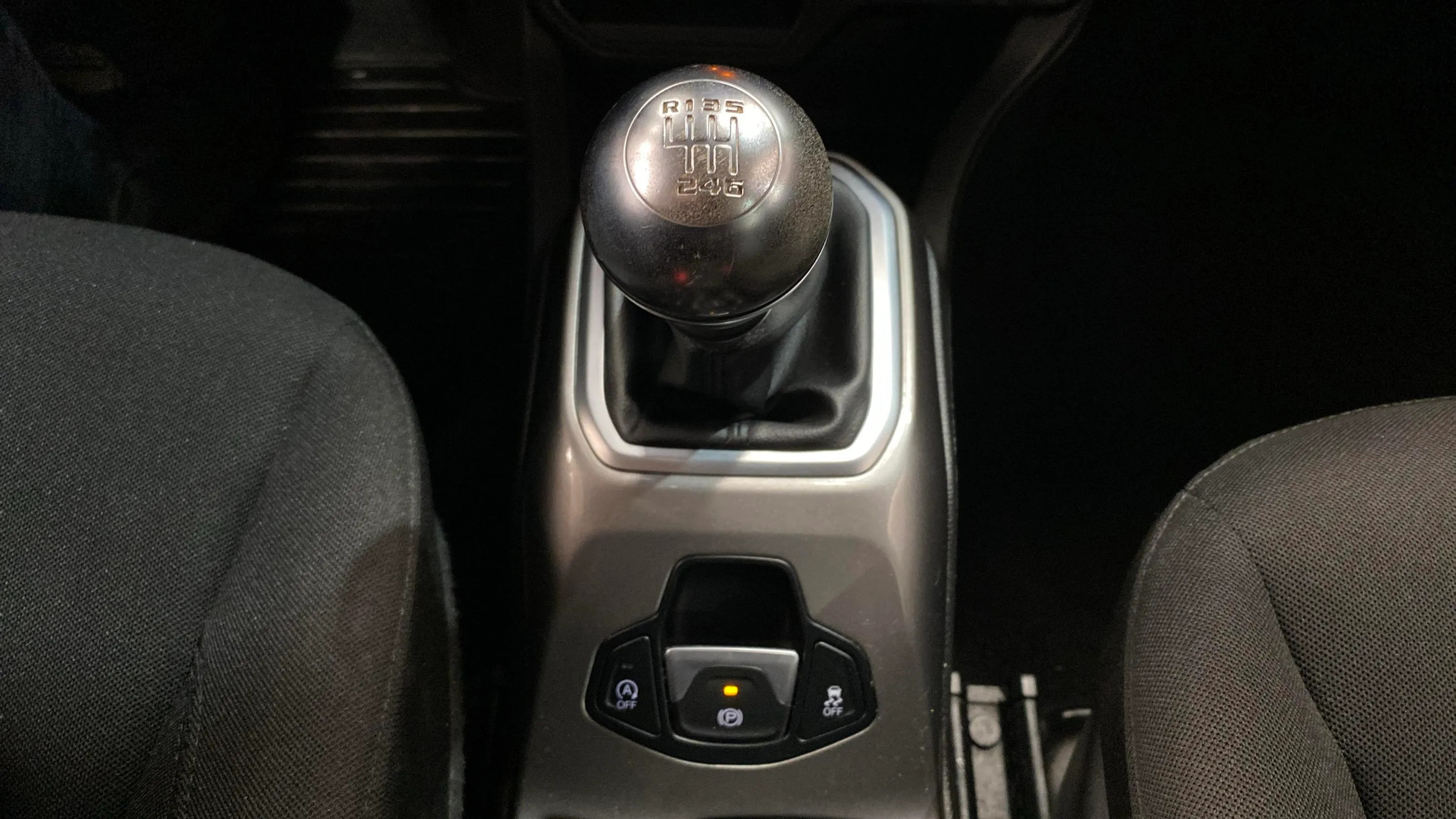 Jeep Renegade Longitude 1.0G 4x2 - foto 27