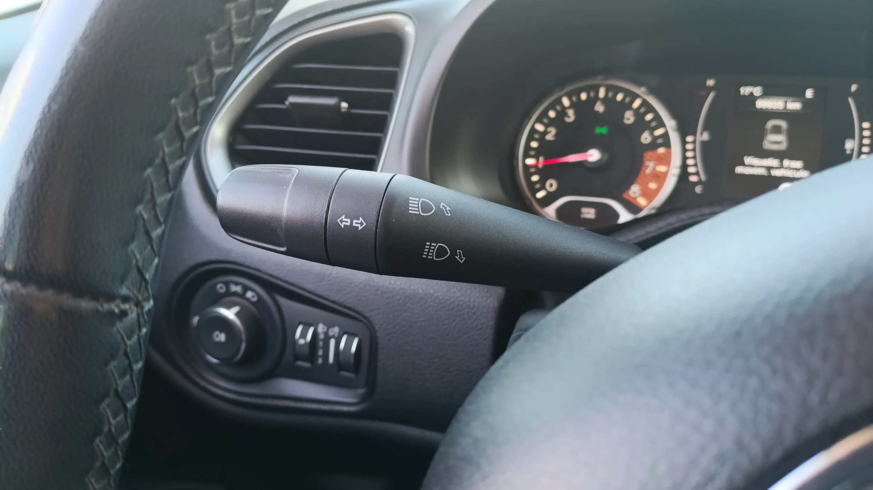Jeep Renegade Longitude 1.0G 4x2 - foto 17