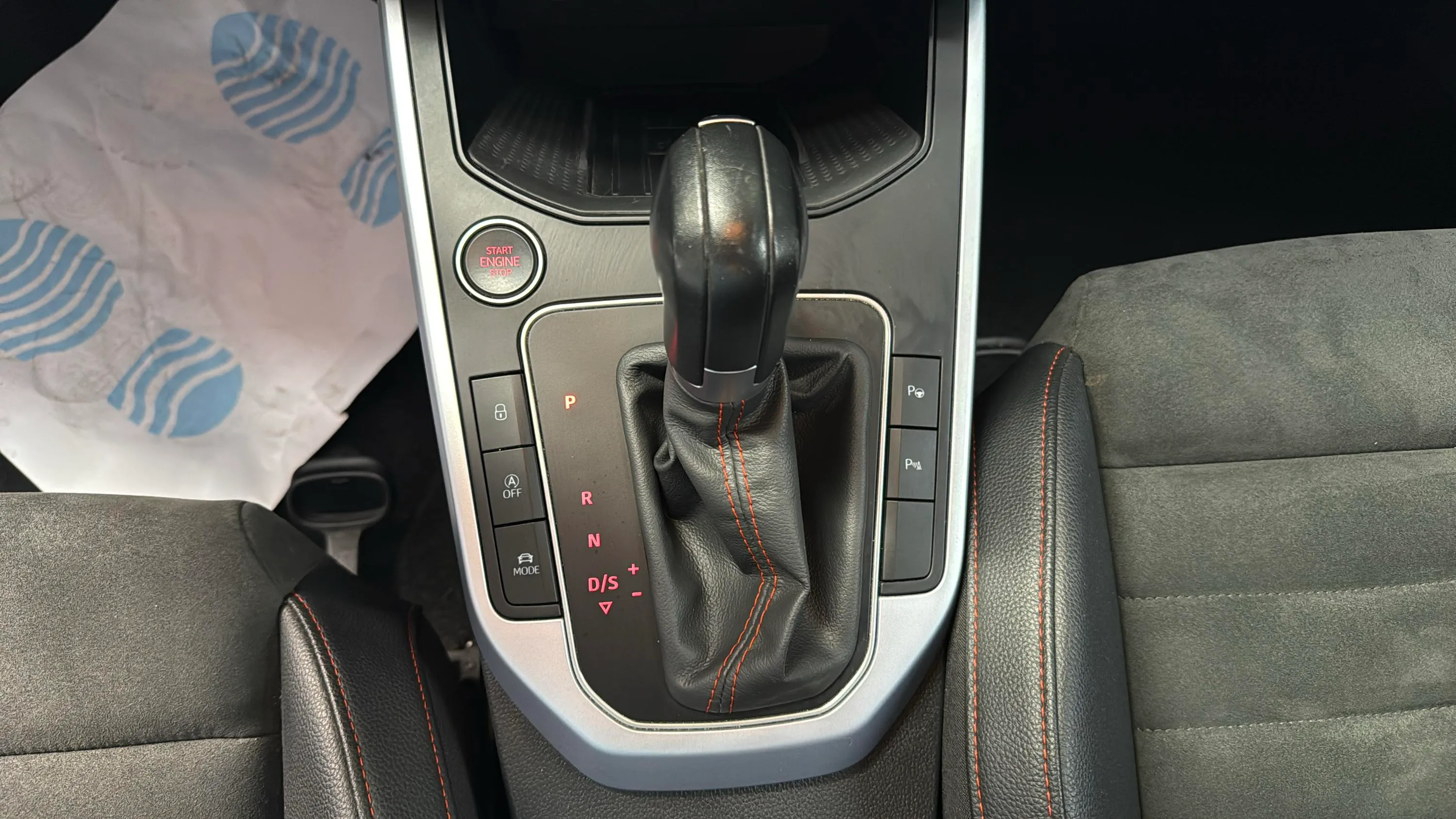SEAT Arona 1.5 TSI DSG FR - foto 25