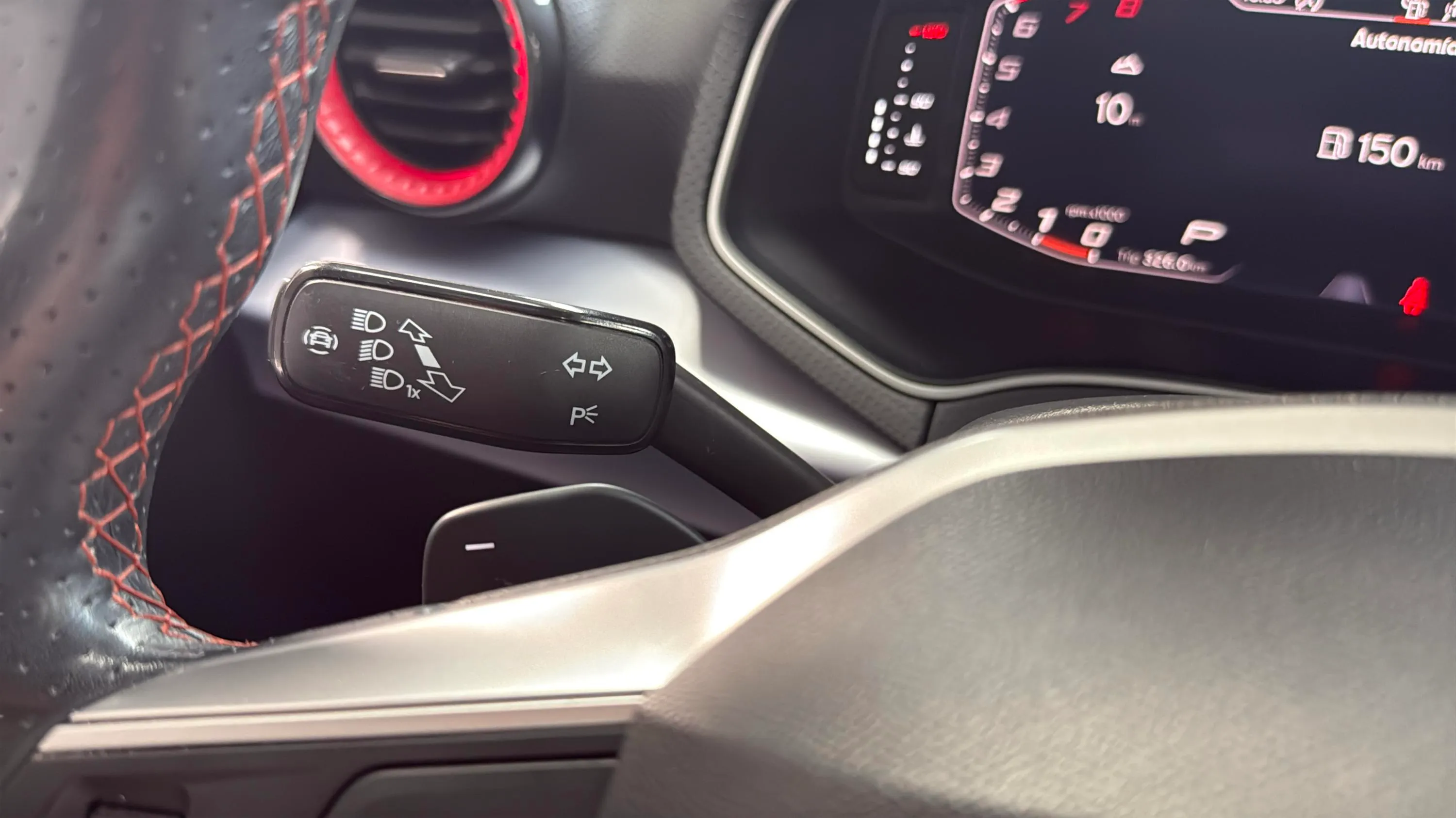 SEAT Arona 1.5 TSI DSG FR - foto 27