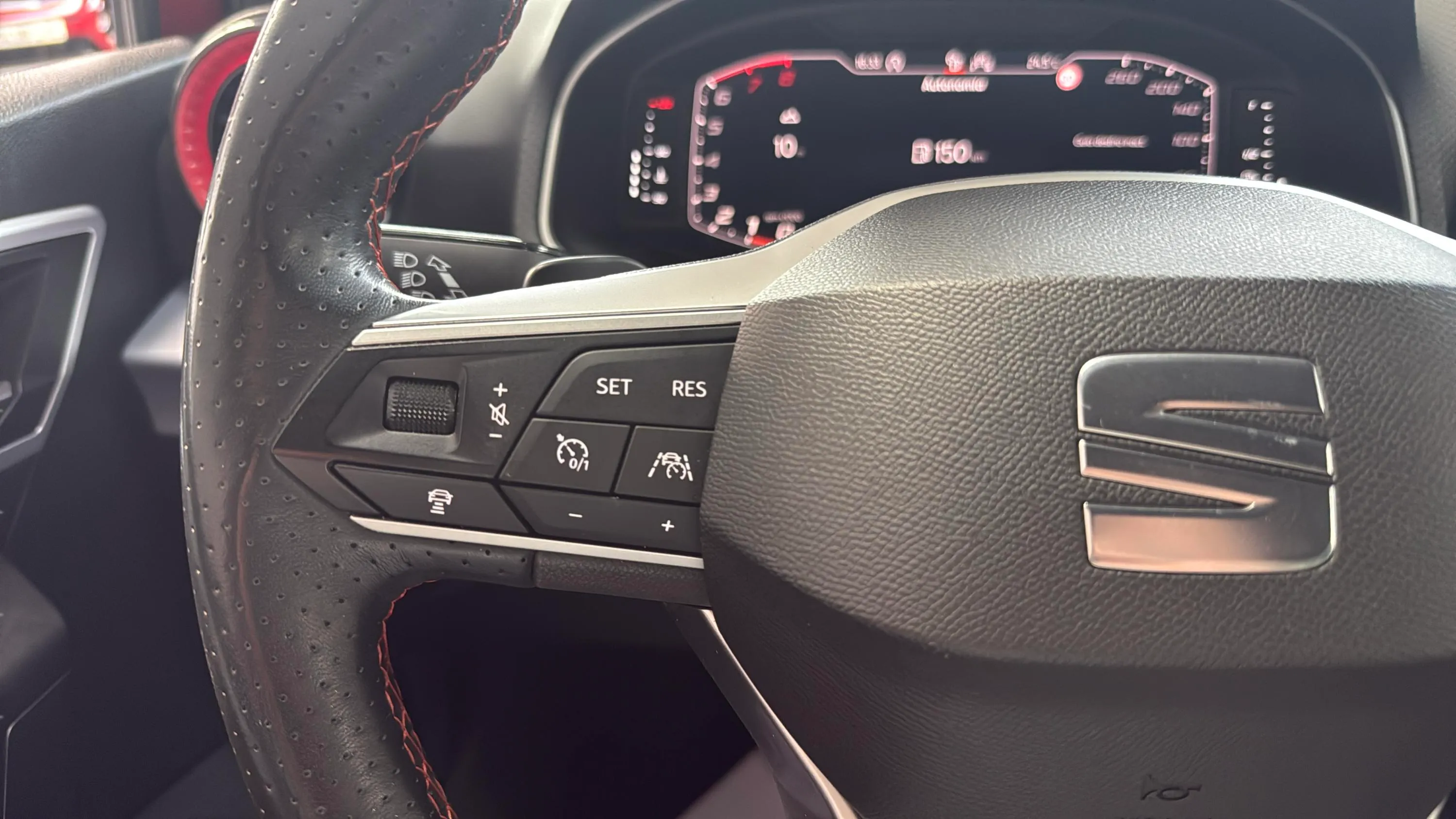 SEAT Arona 1.5 TSI DSG FR - foto 21