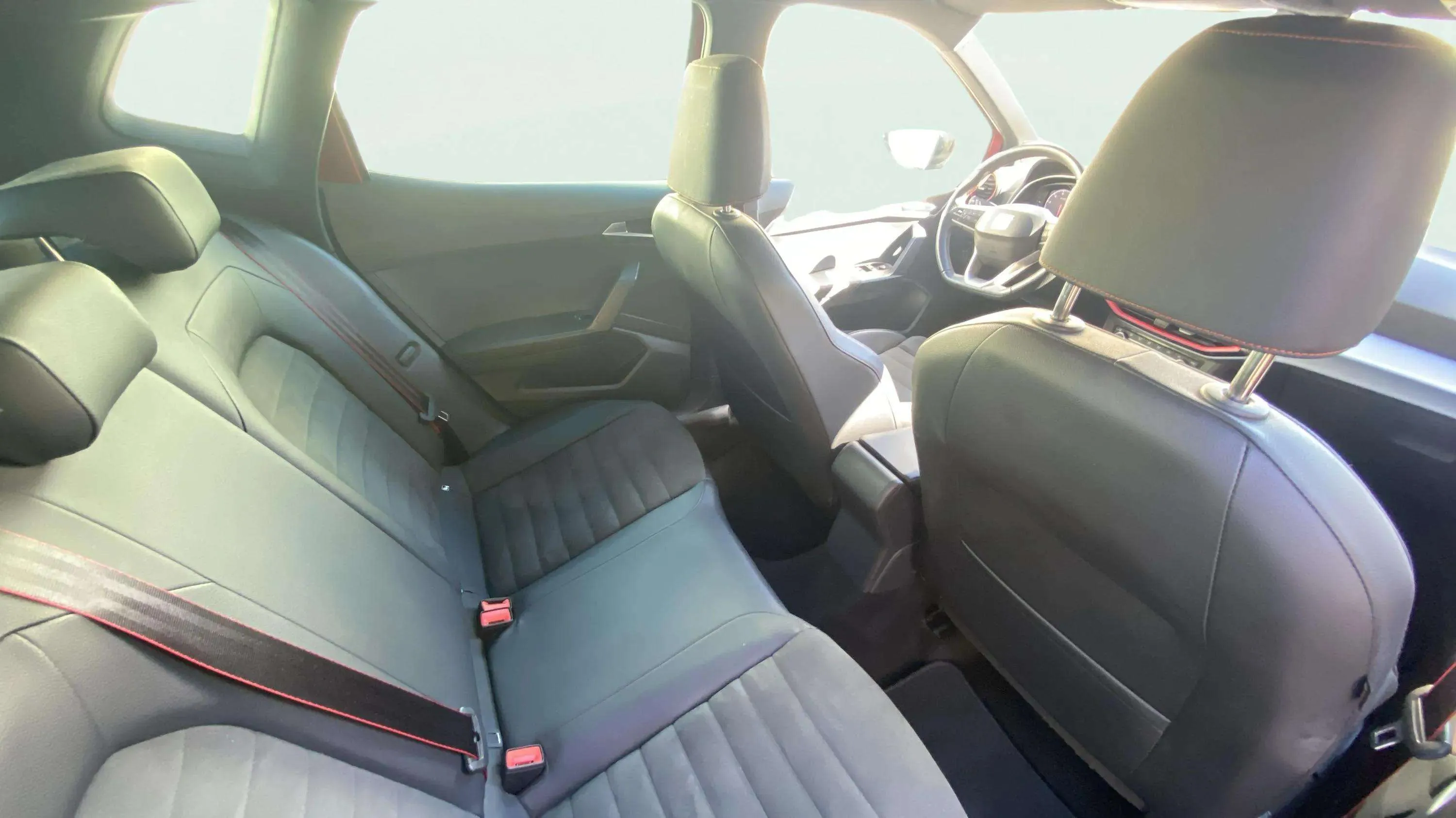 SEAT Arona 1.5 TSI DSG FR XL - foto 16
