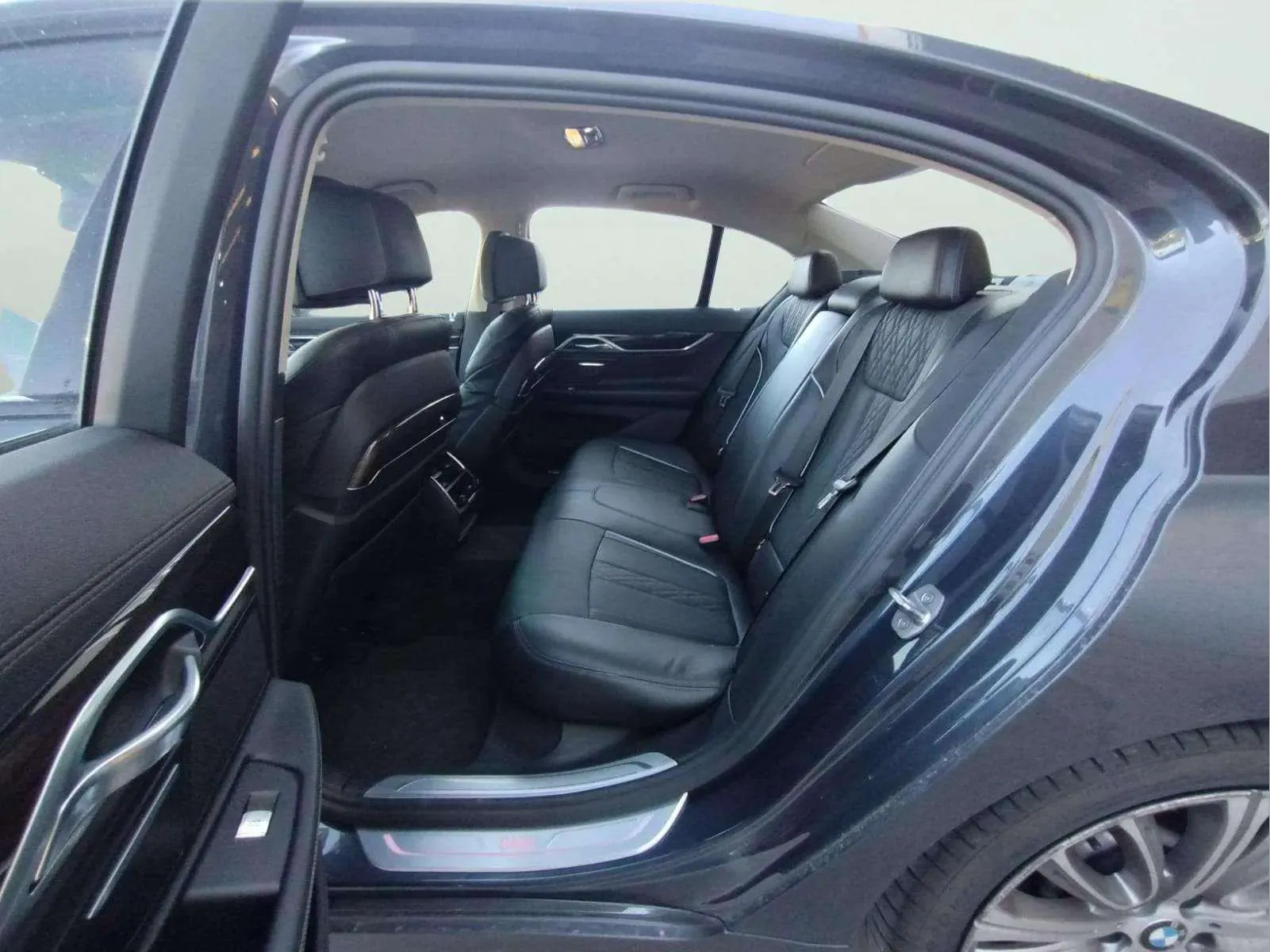 BMW Serie 7 750i - foto 9