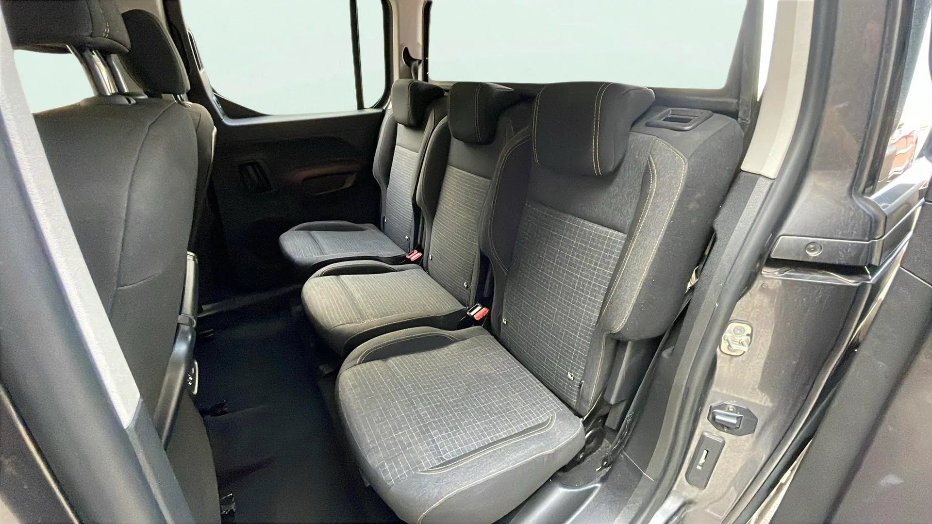 Peugeot Rifter Allure BlueHDi 100 - foto 12
