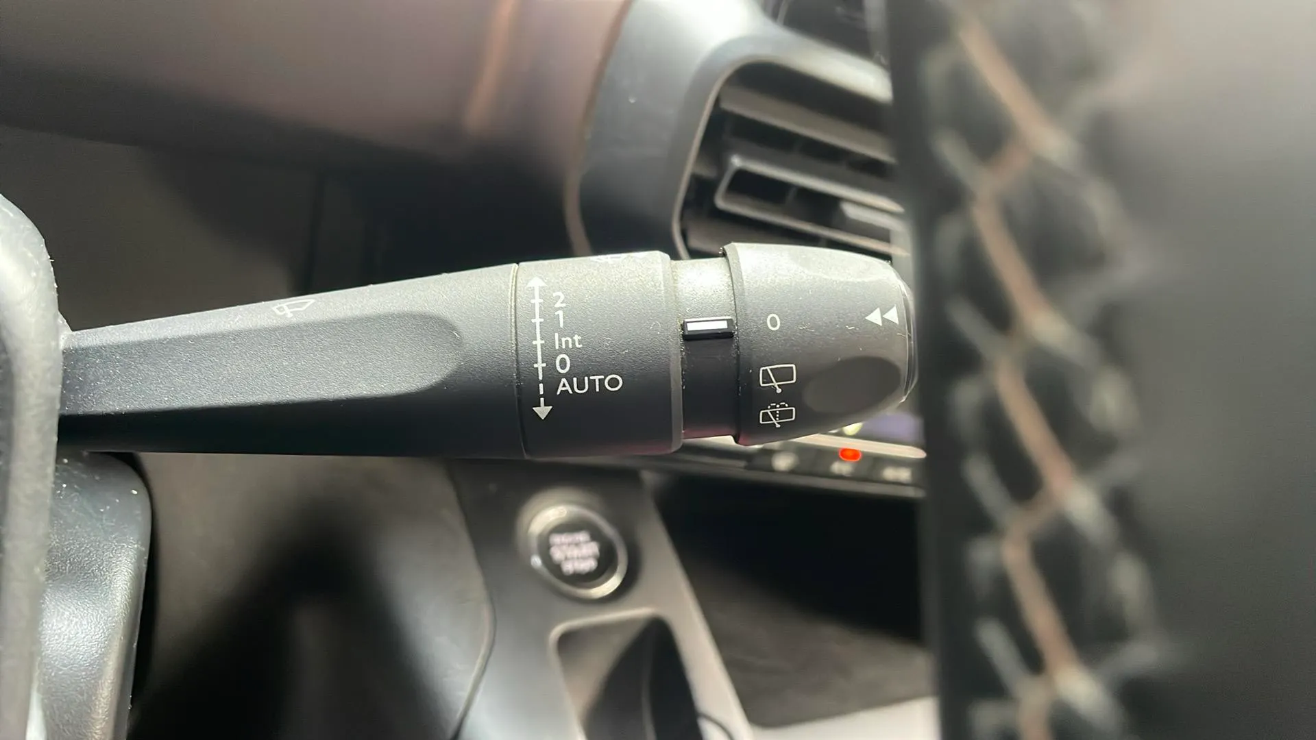 Peugeot Rifter Allure BlueHDi 100 - foto 22