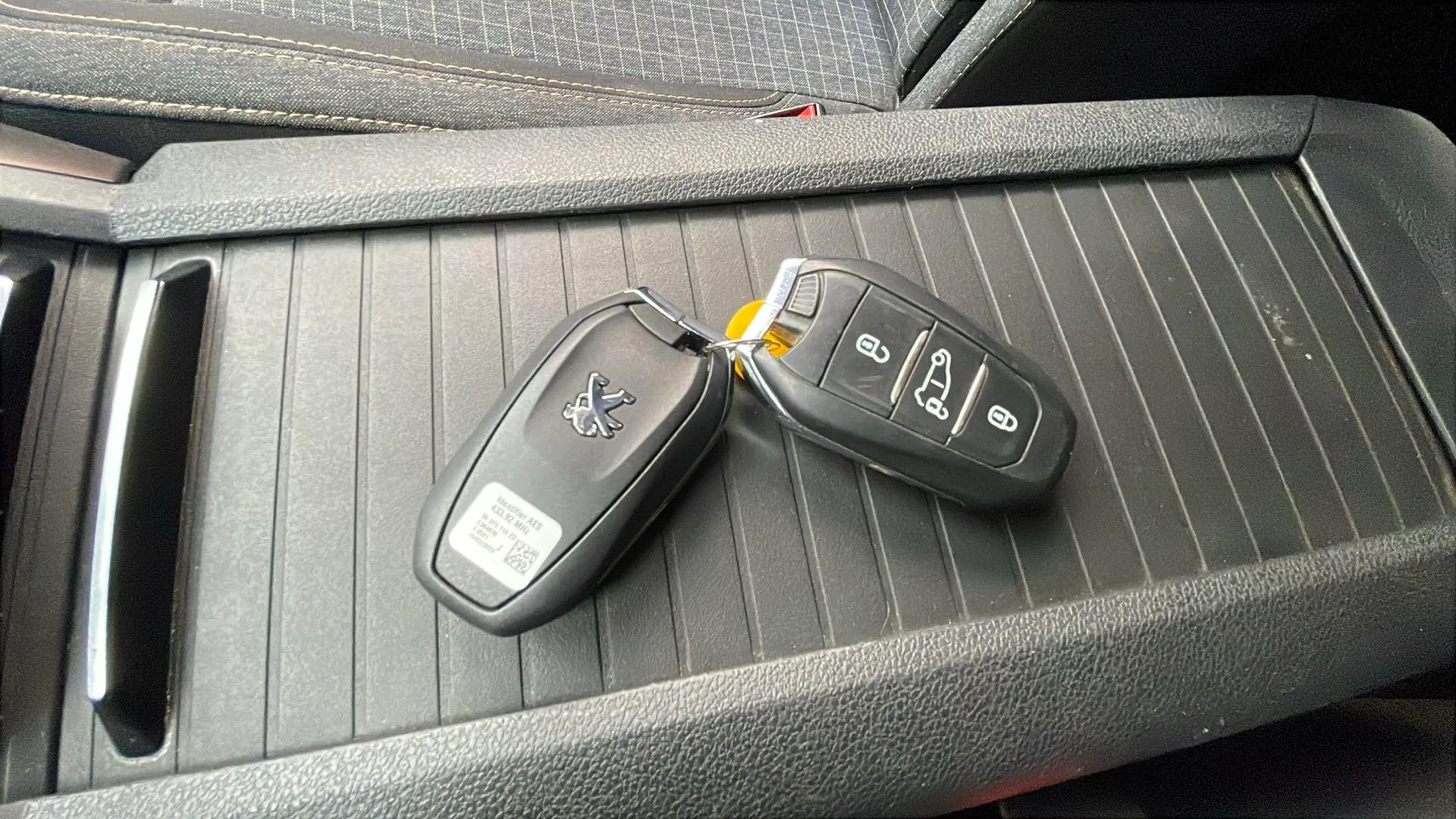 Peugeot Rifter Allure BlueHDi 100 - foto 16
