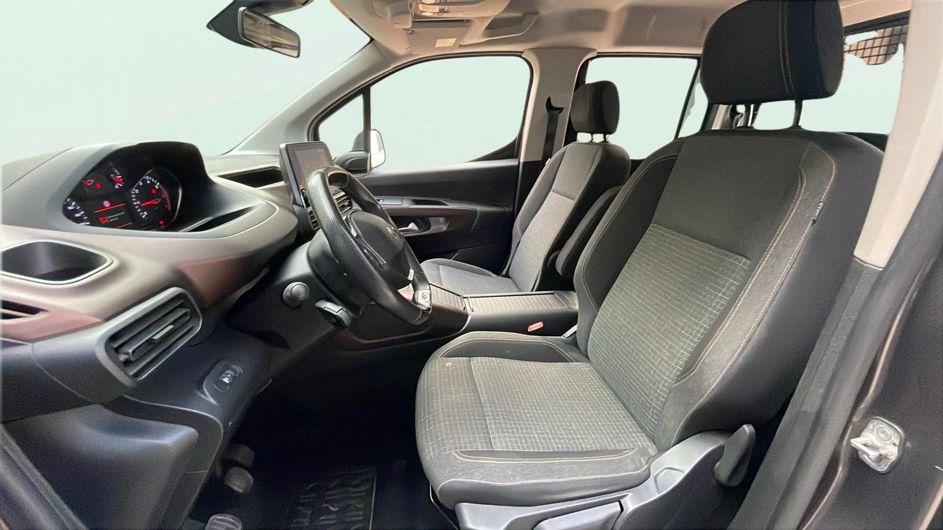 Peugeot Rifter Allure BlueHDi 100 - foto 11
