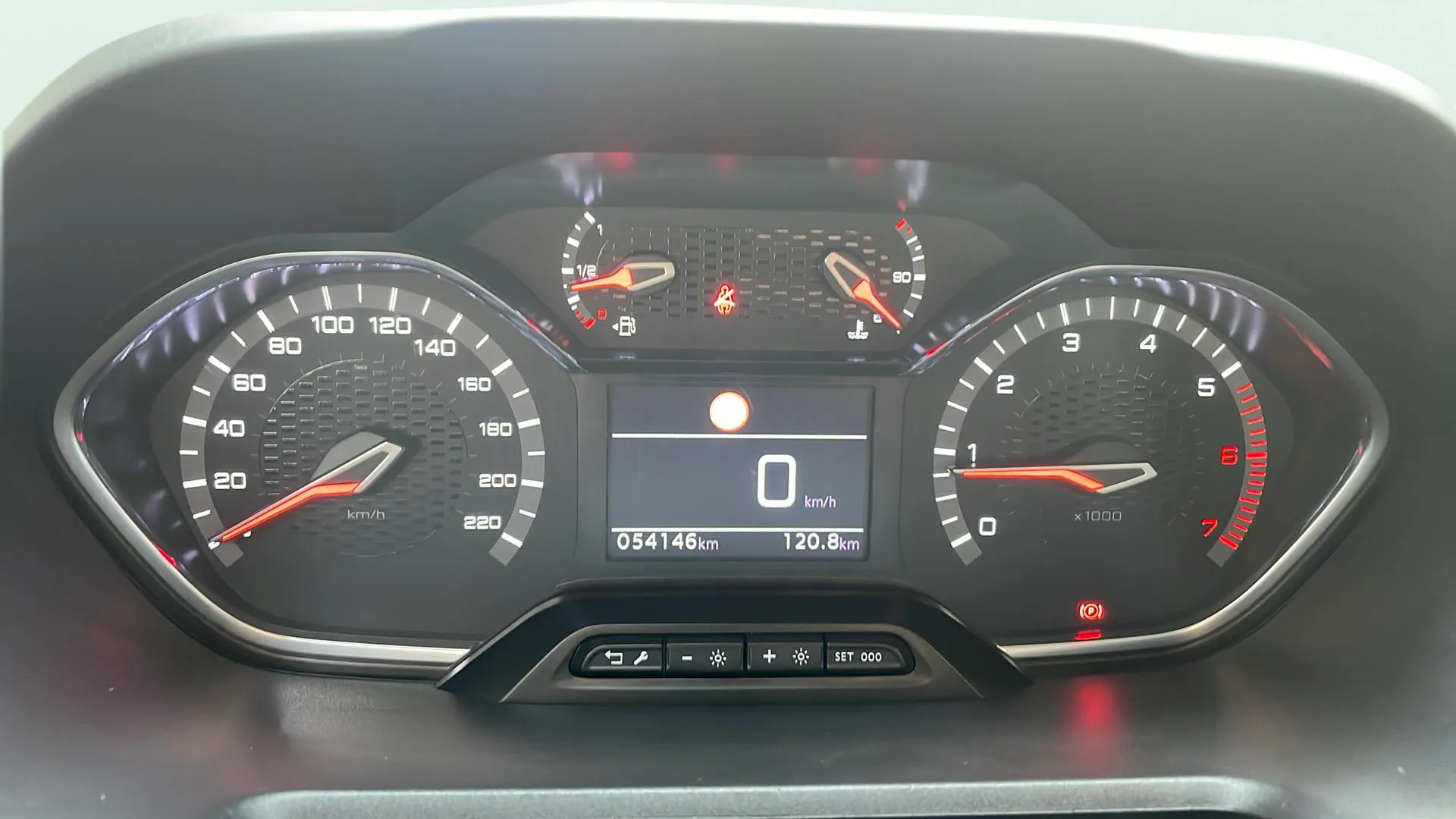 Peugeot Rifter Allure BlueHDi 100 - foto 9
