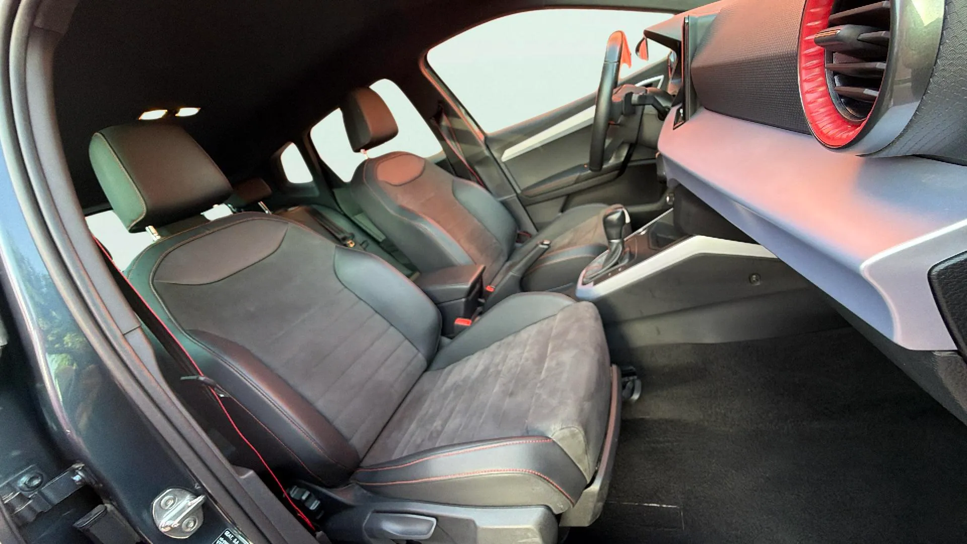 SEAT Arona 1.5 TSI DSG FR XL - foto 14