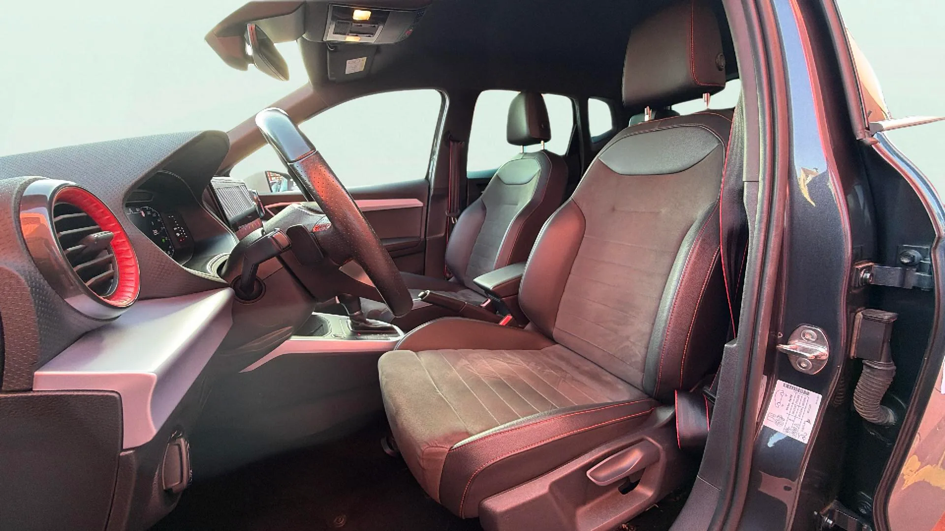 SEAT Arona 1.5 TSI DSG FR XL - foto 13