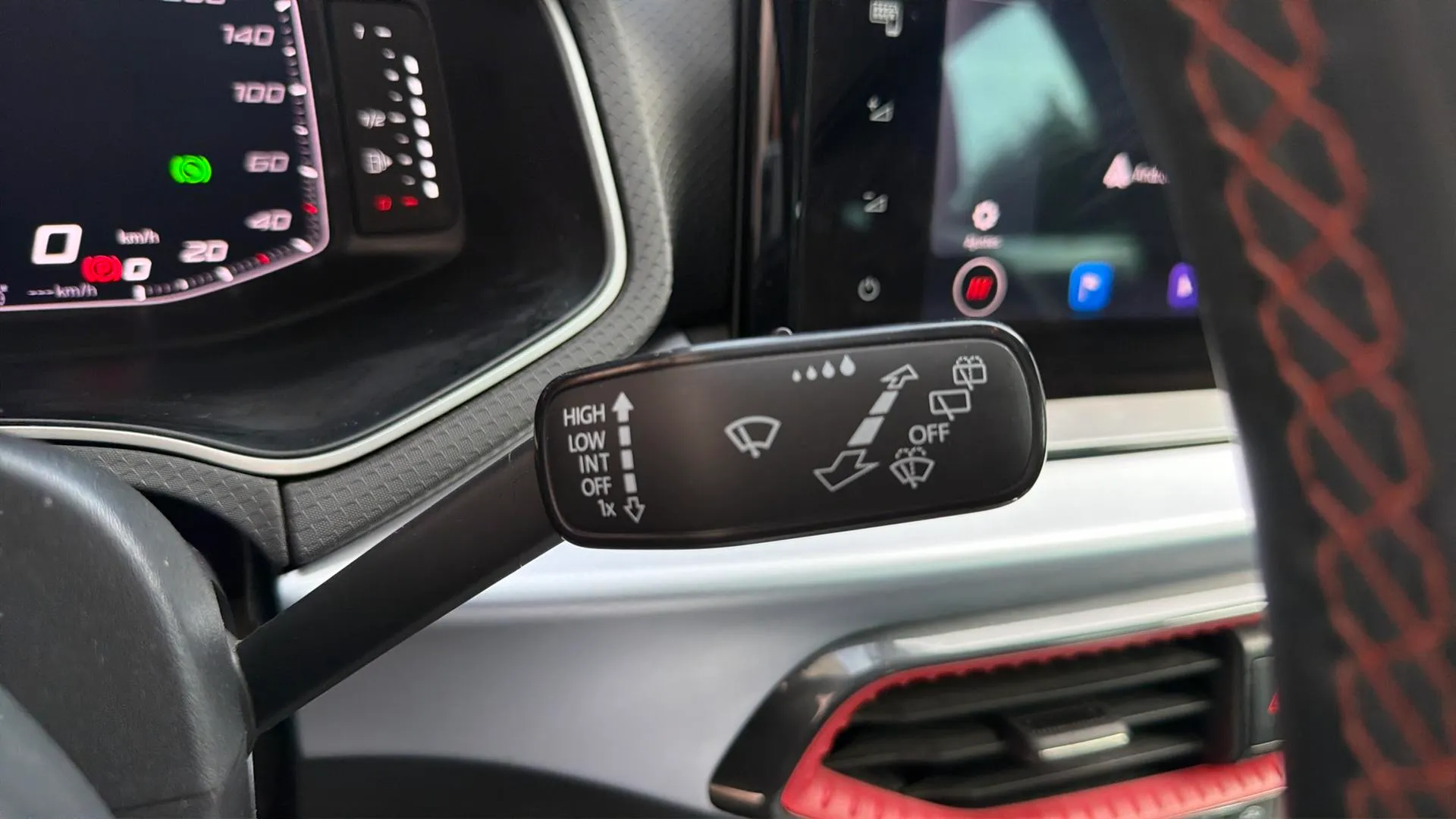 SEAT Arona 1.5 TSI DSG FR XL - foto 19