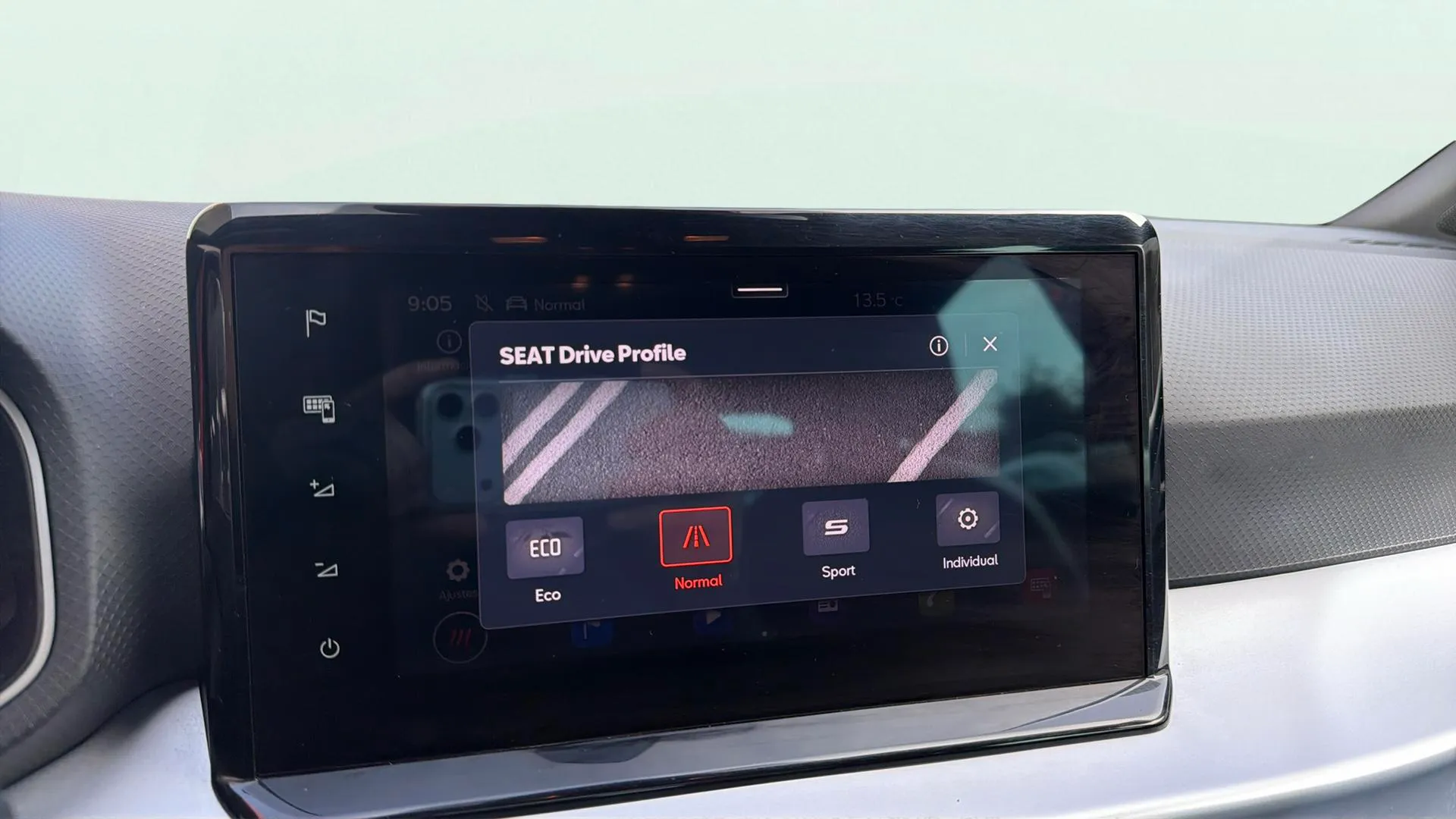 SEAT Arona 1.5 TSI DSG FR XL - foto 17