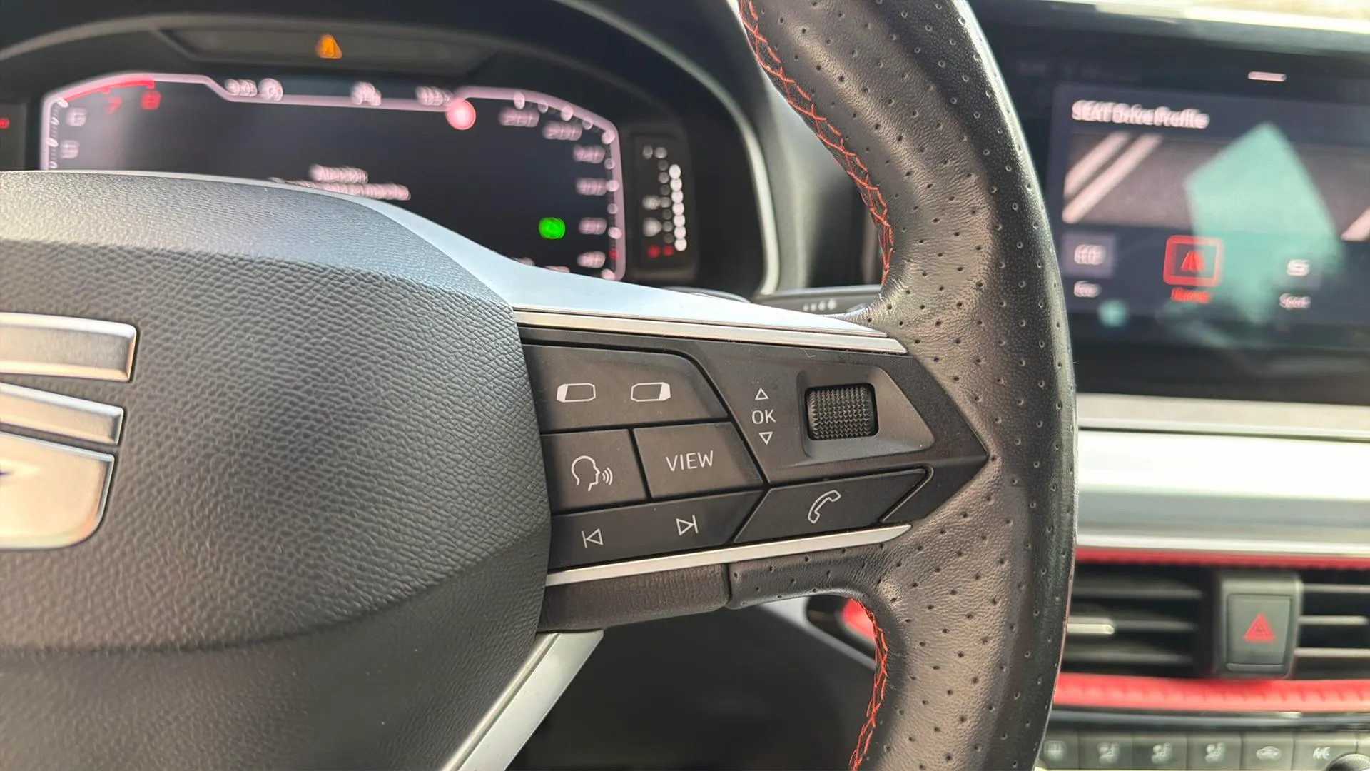 SEAT Arona 1.5 TSI DSG FR XL - foto 9